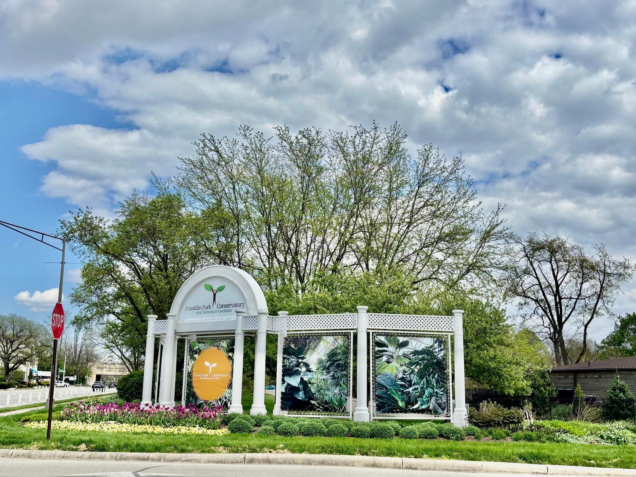 This home is loacated close to Franklin Park Conservatory where there are year round events!
