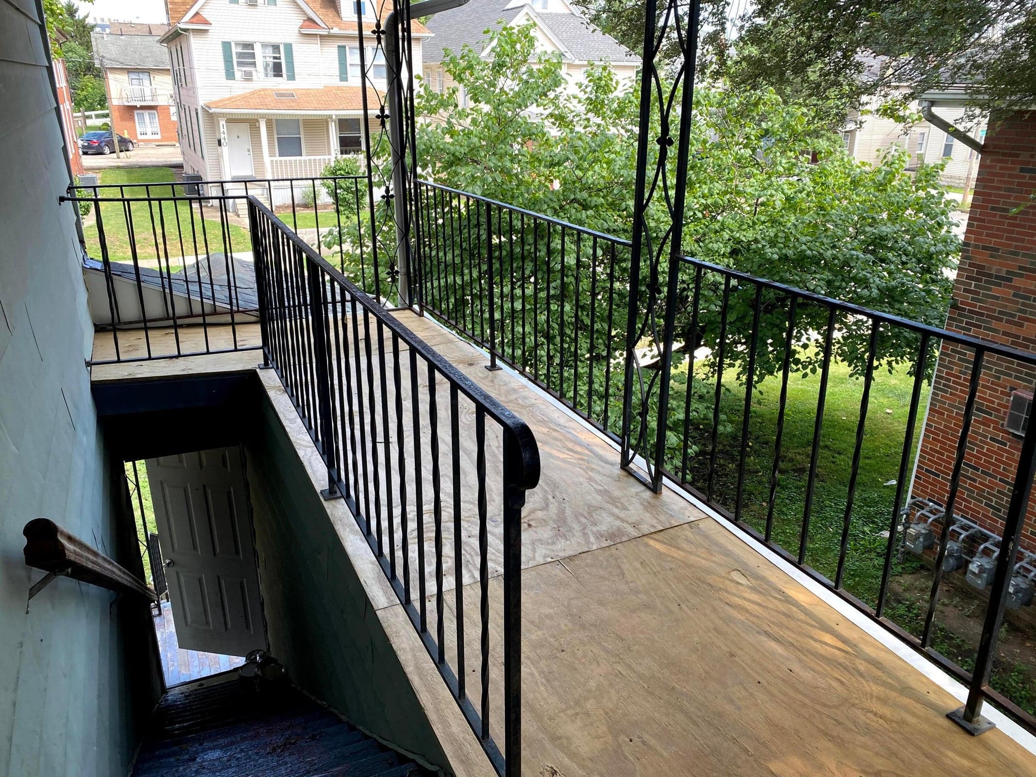 1443 Balcony