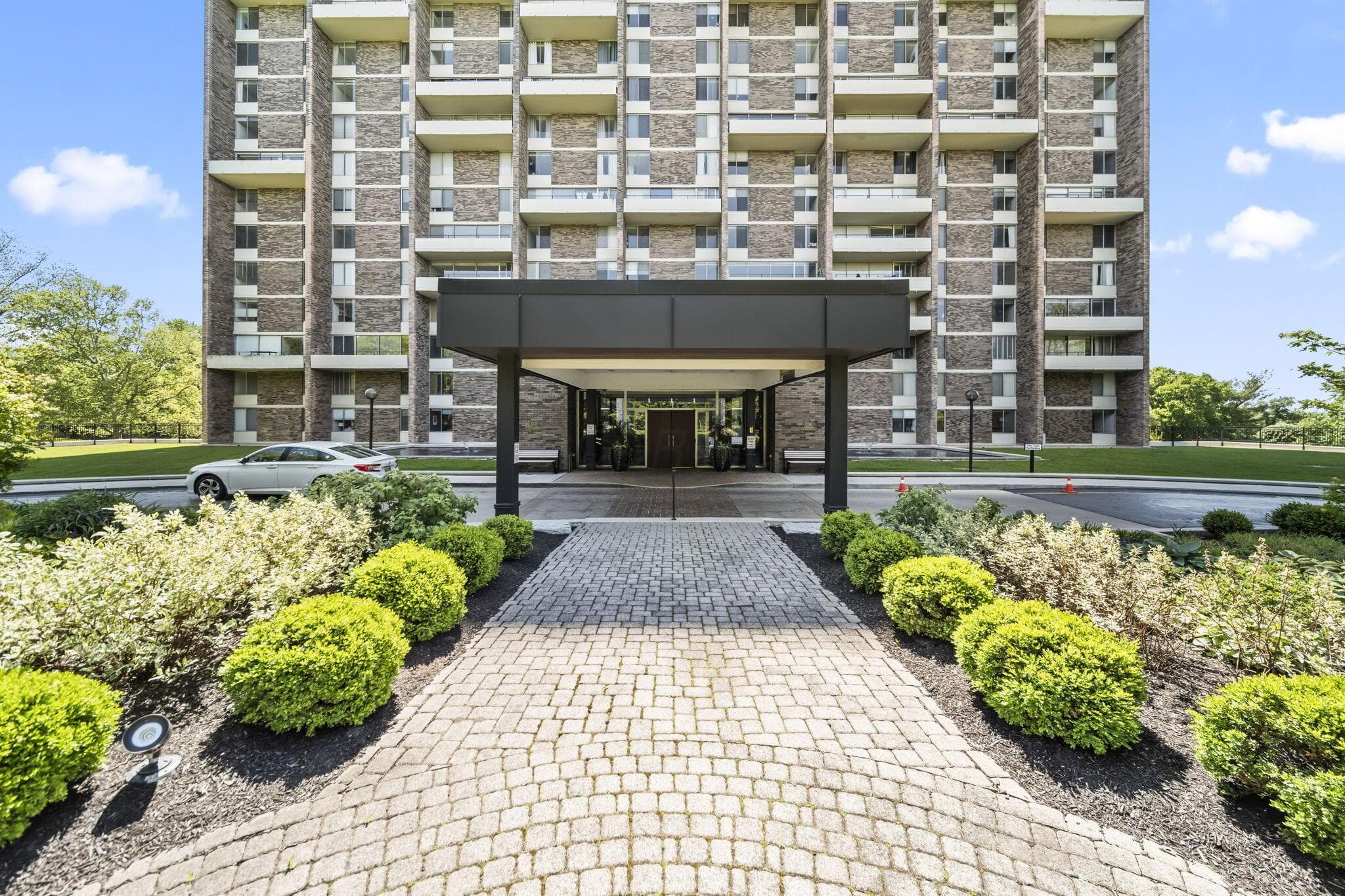 Building entrance with 24/7 concierge