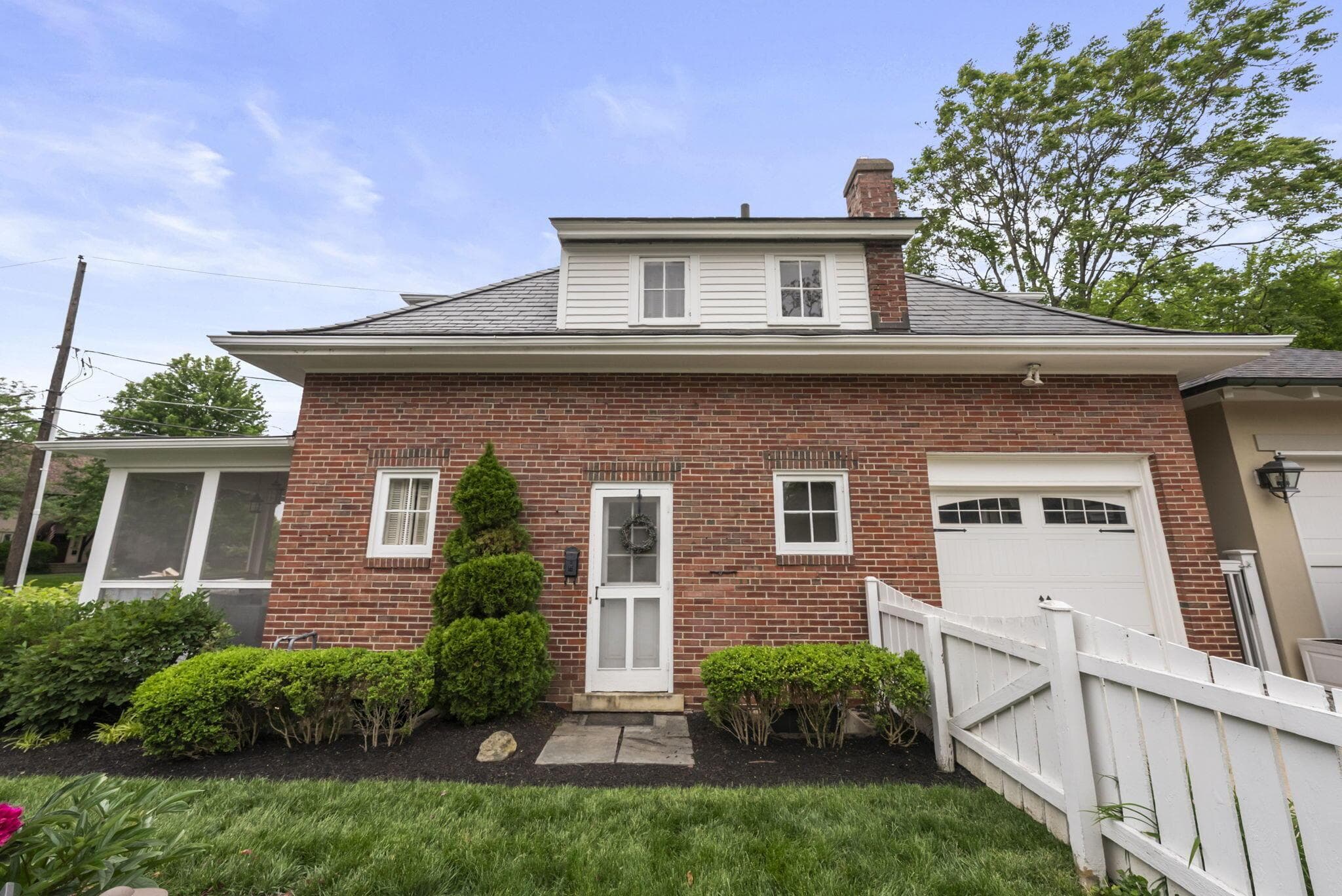 Only 1 of 3 carriage houses in UA. Perfect for out of town guests, nannies, studio, office or family entertainment space!