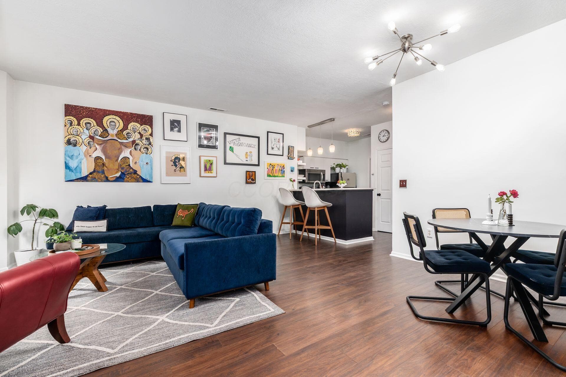 Entry way - open floorplan
