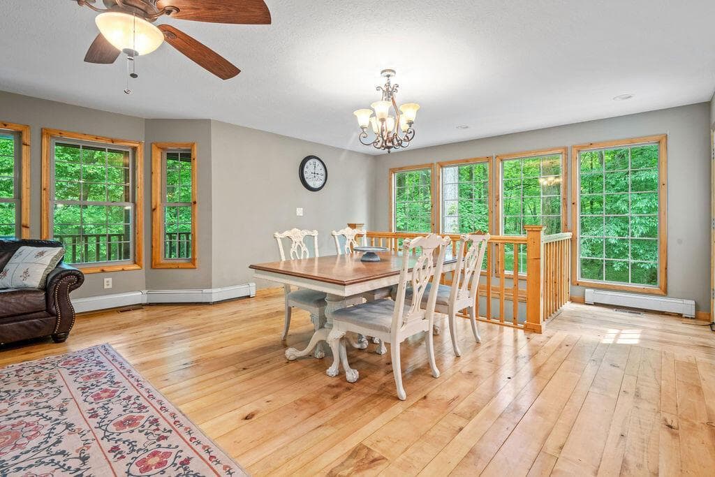 Living room / Dining Area