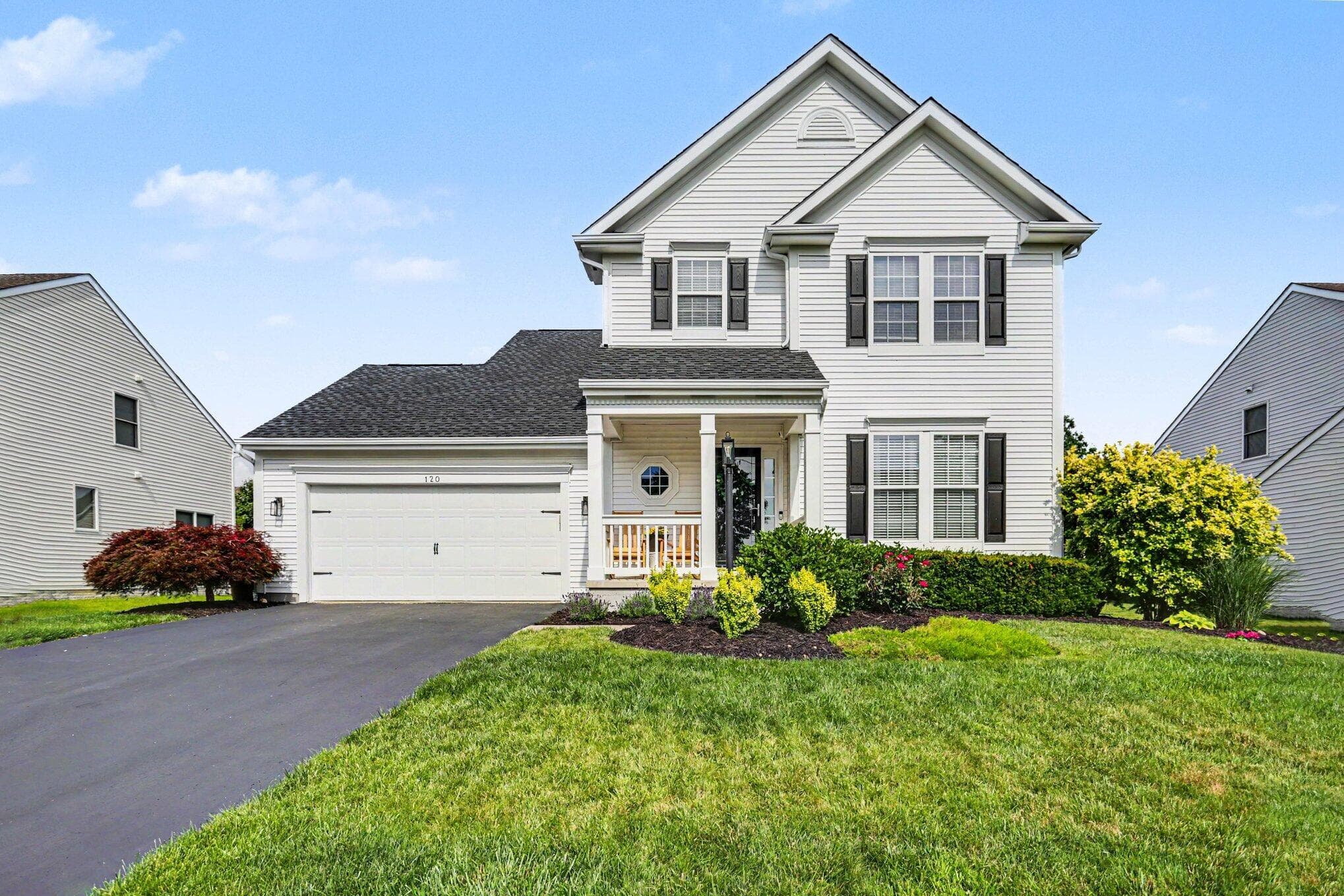 Located in Fox Glen East!