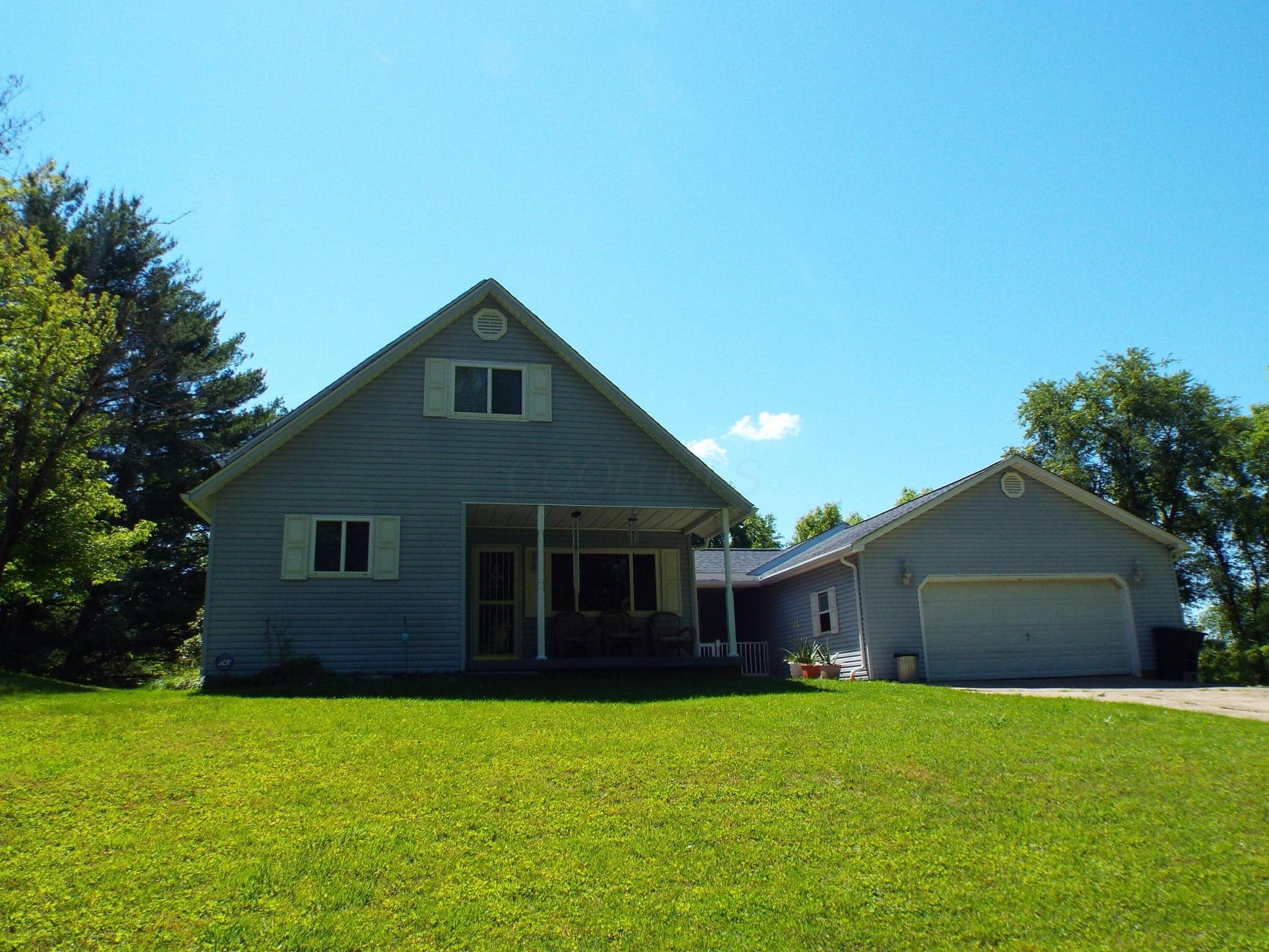 Front view of home