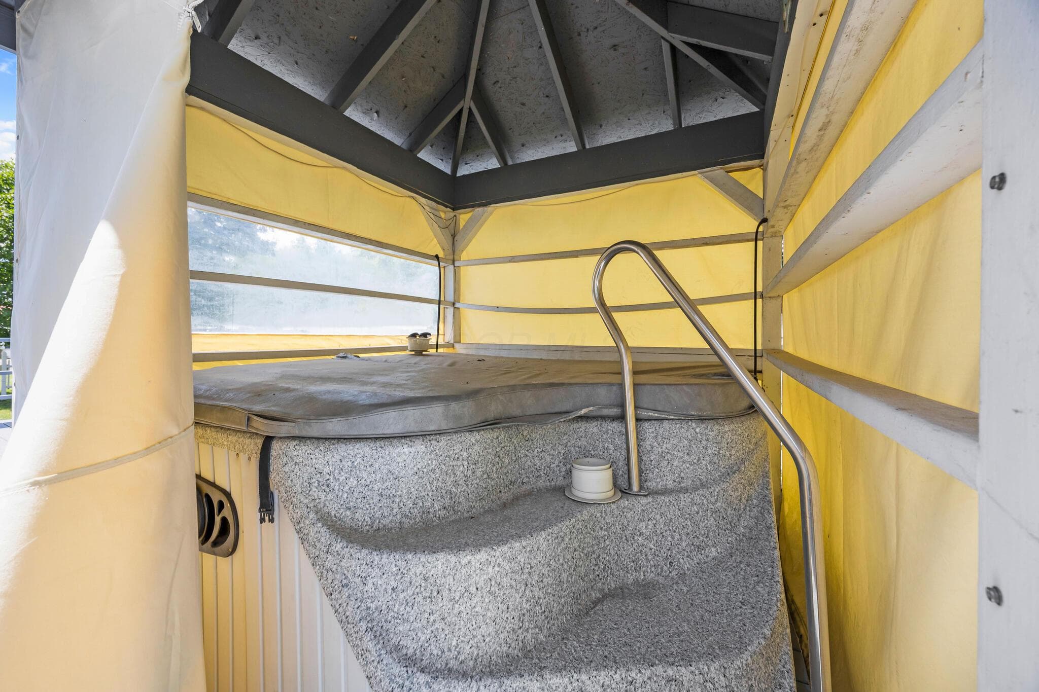 HOT TUB...Check!