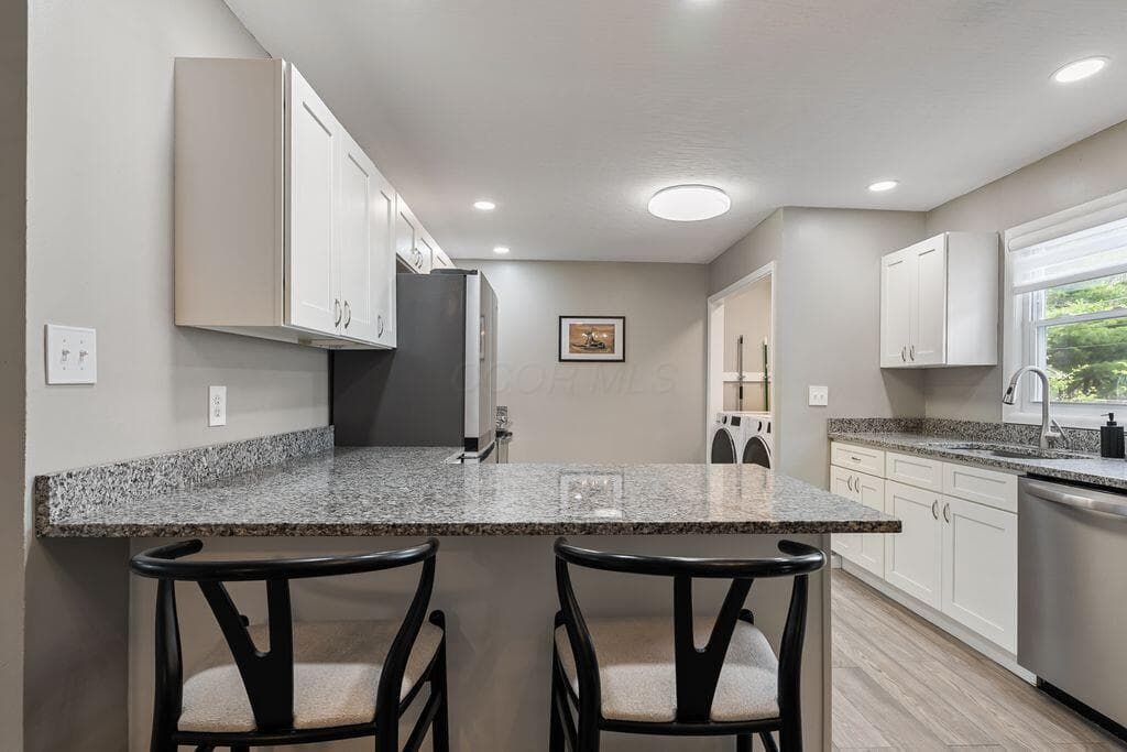 New Kitchen with Granite Countertops 2022