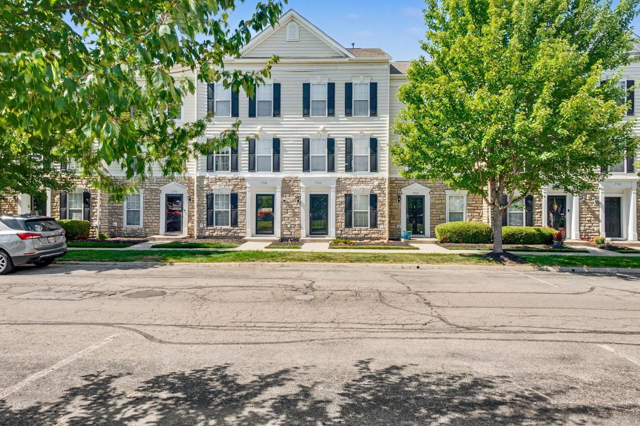 Welcome to 5566 Rainbow Falls Street