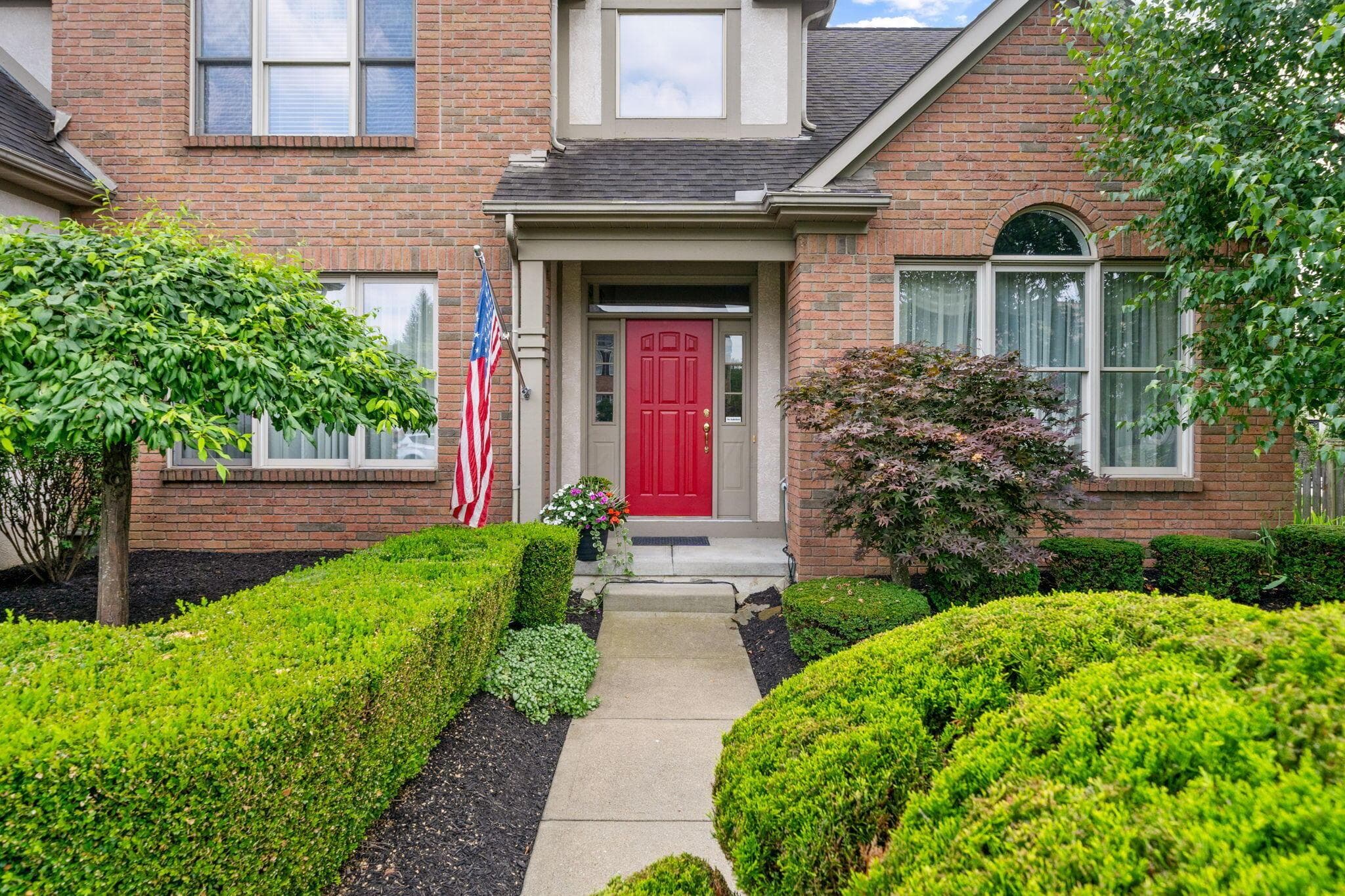 Perfectly landscaped entry