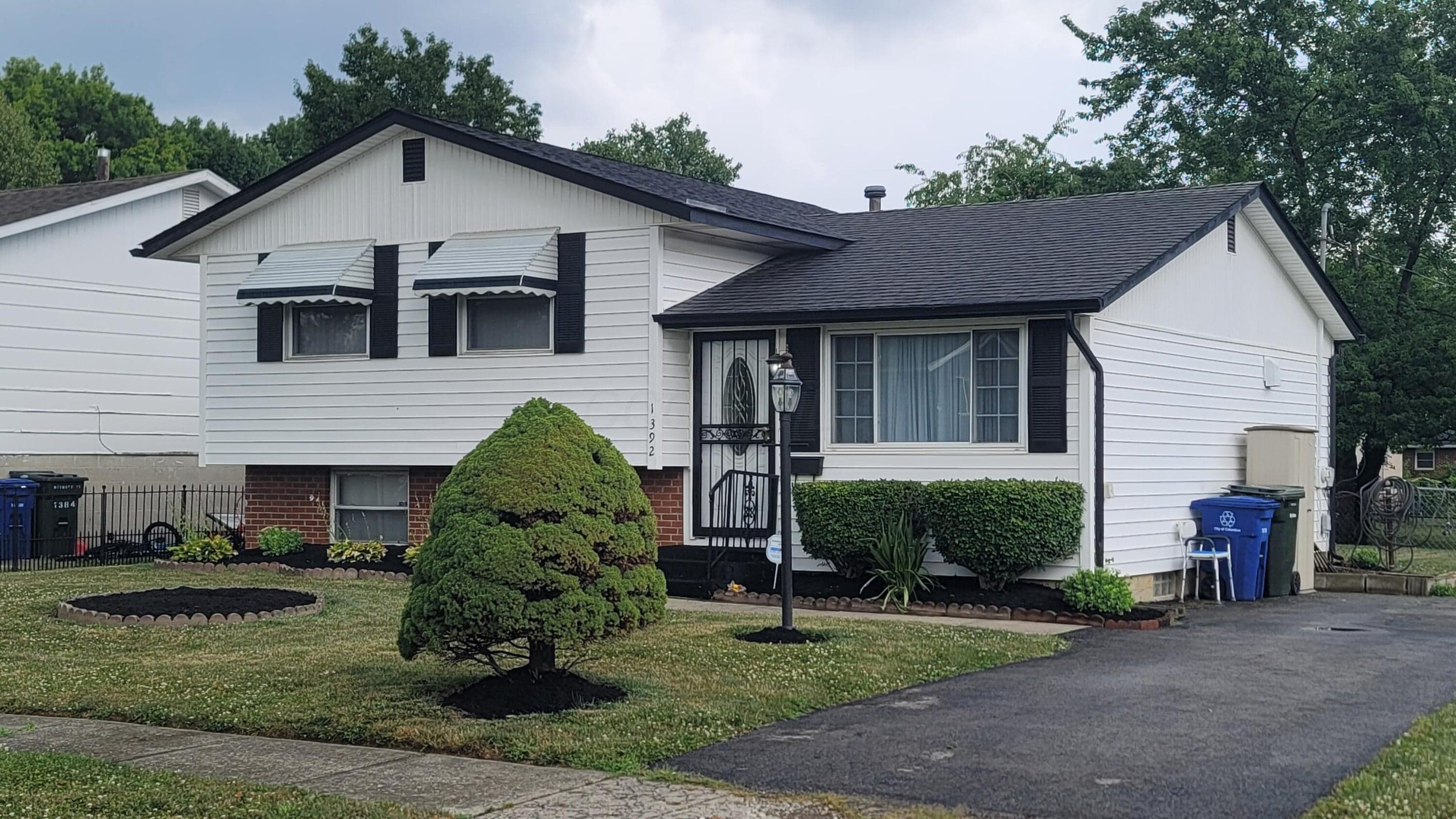 Front (from Right) showing Driveway