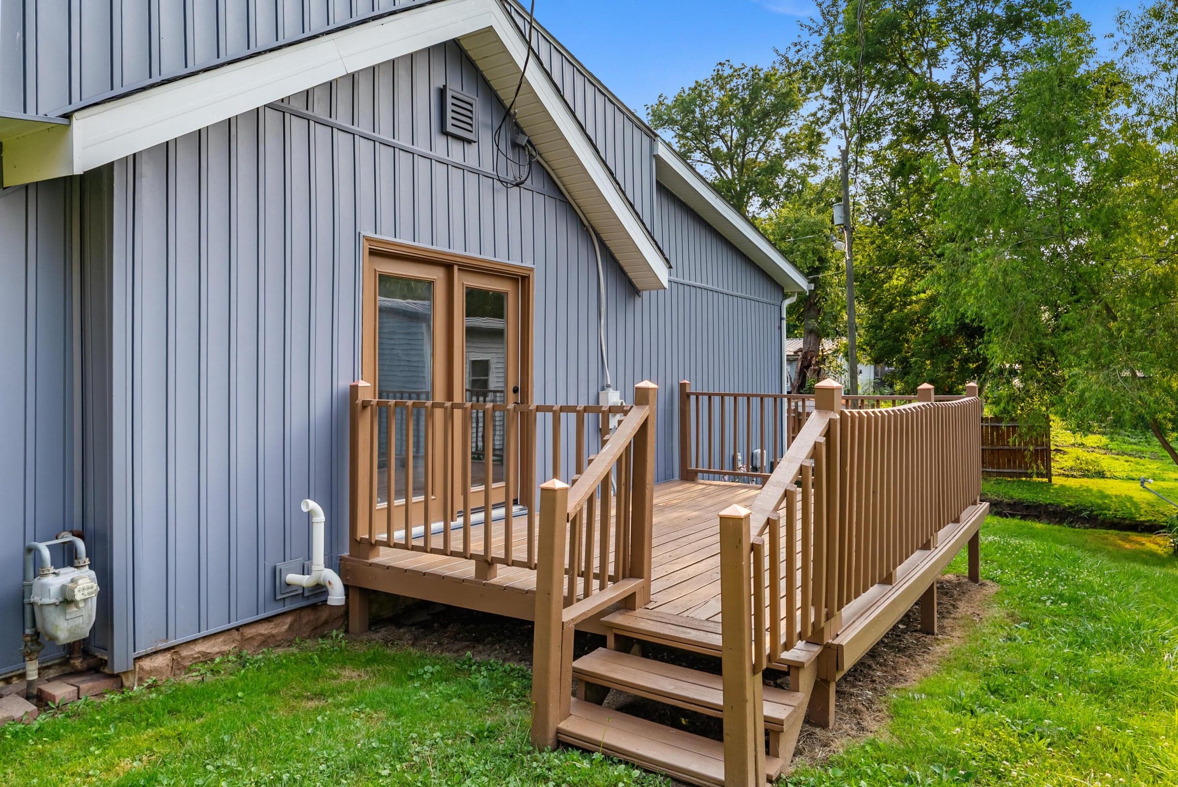 Large deck off of kitchen - great for grilling and hosting.