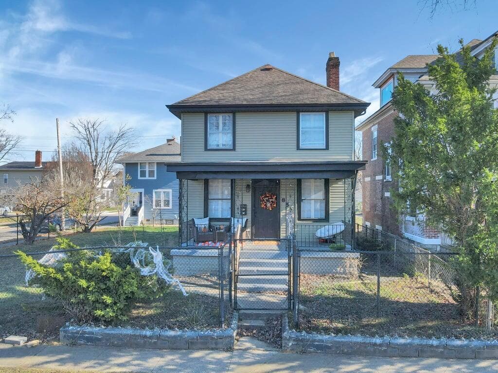 852 Oakwood Ave.