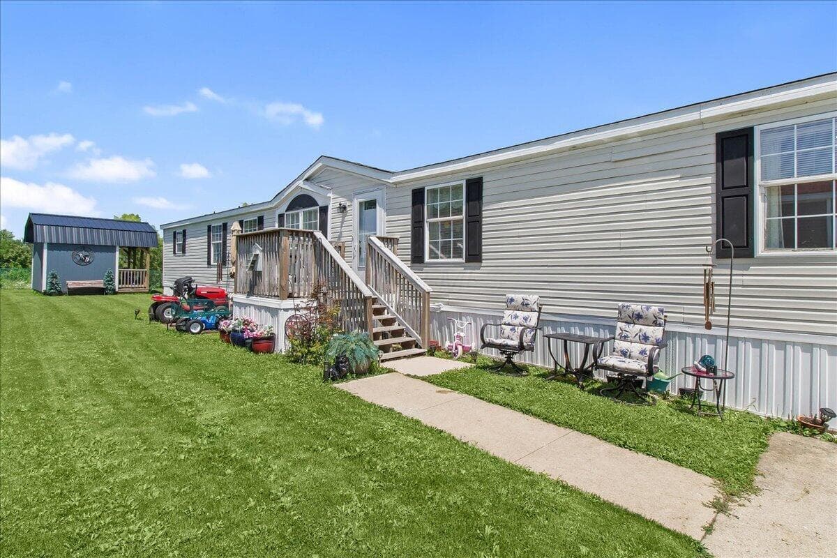 Spacious Front Deck