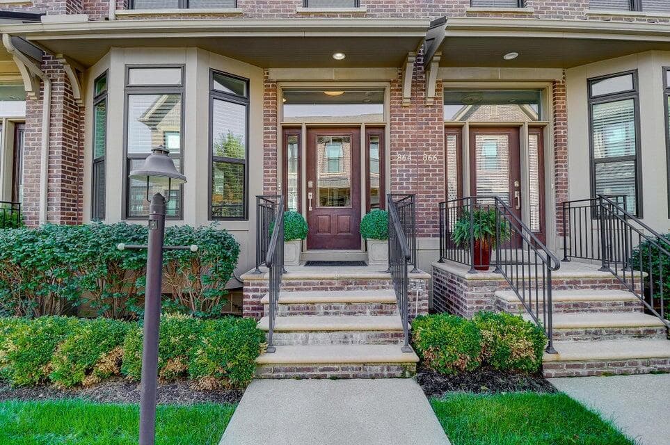 Charming entry