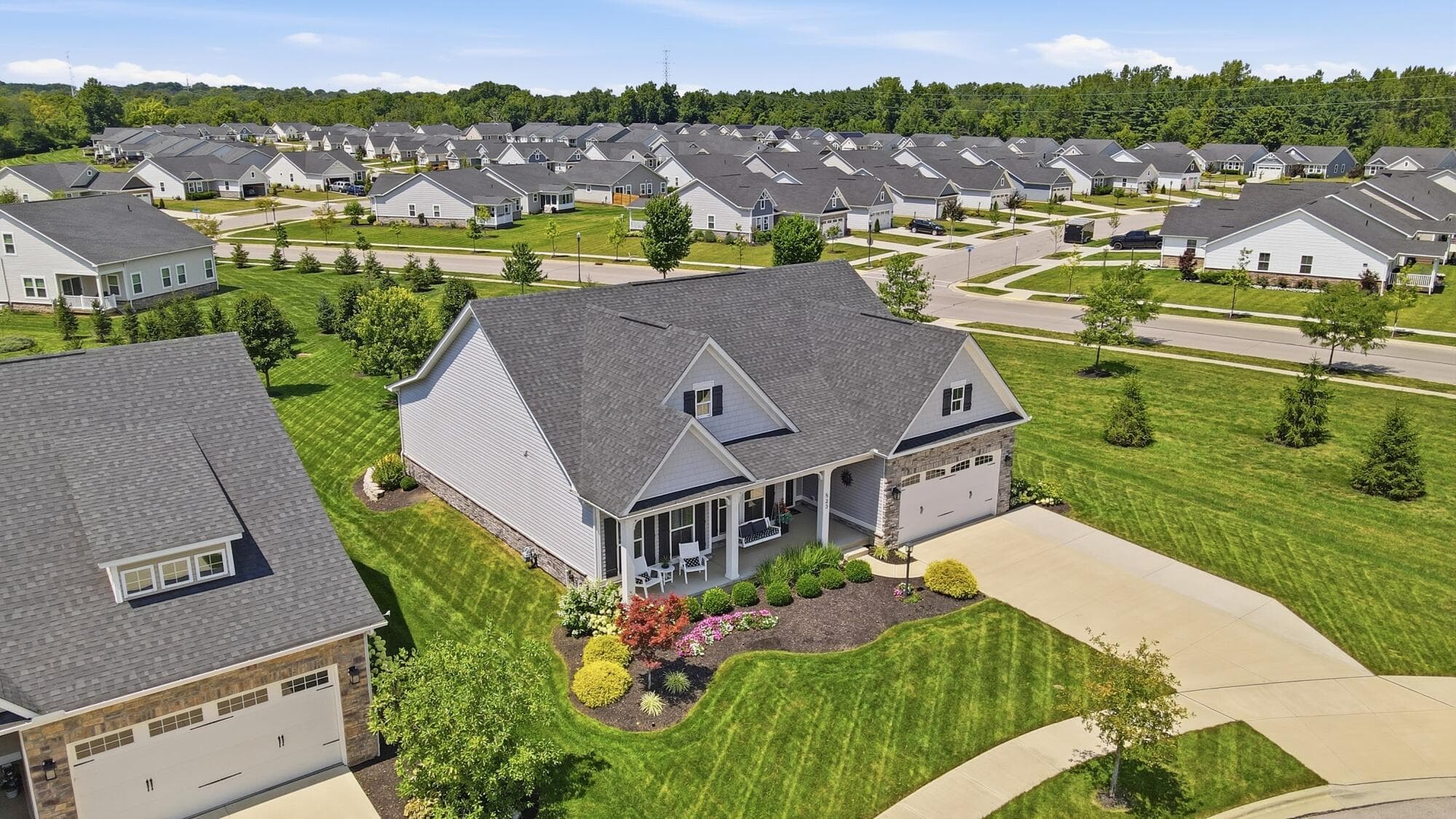 SITS ON 0.25 ACRES ON A LOW TRAFFIC CUL-DE-SAC