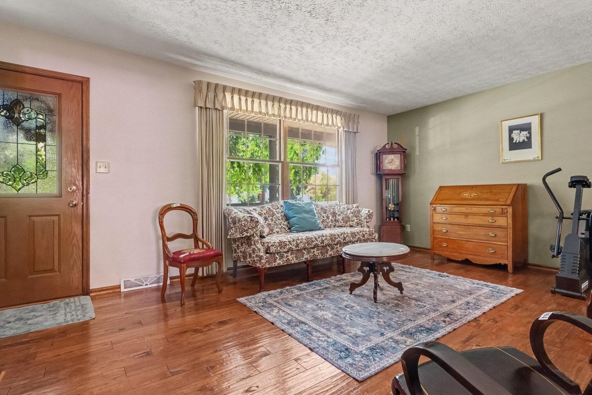 Entryway Living room
