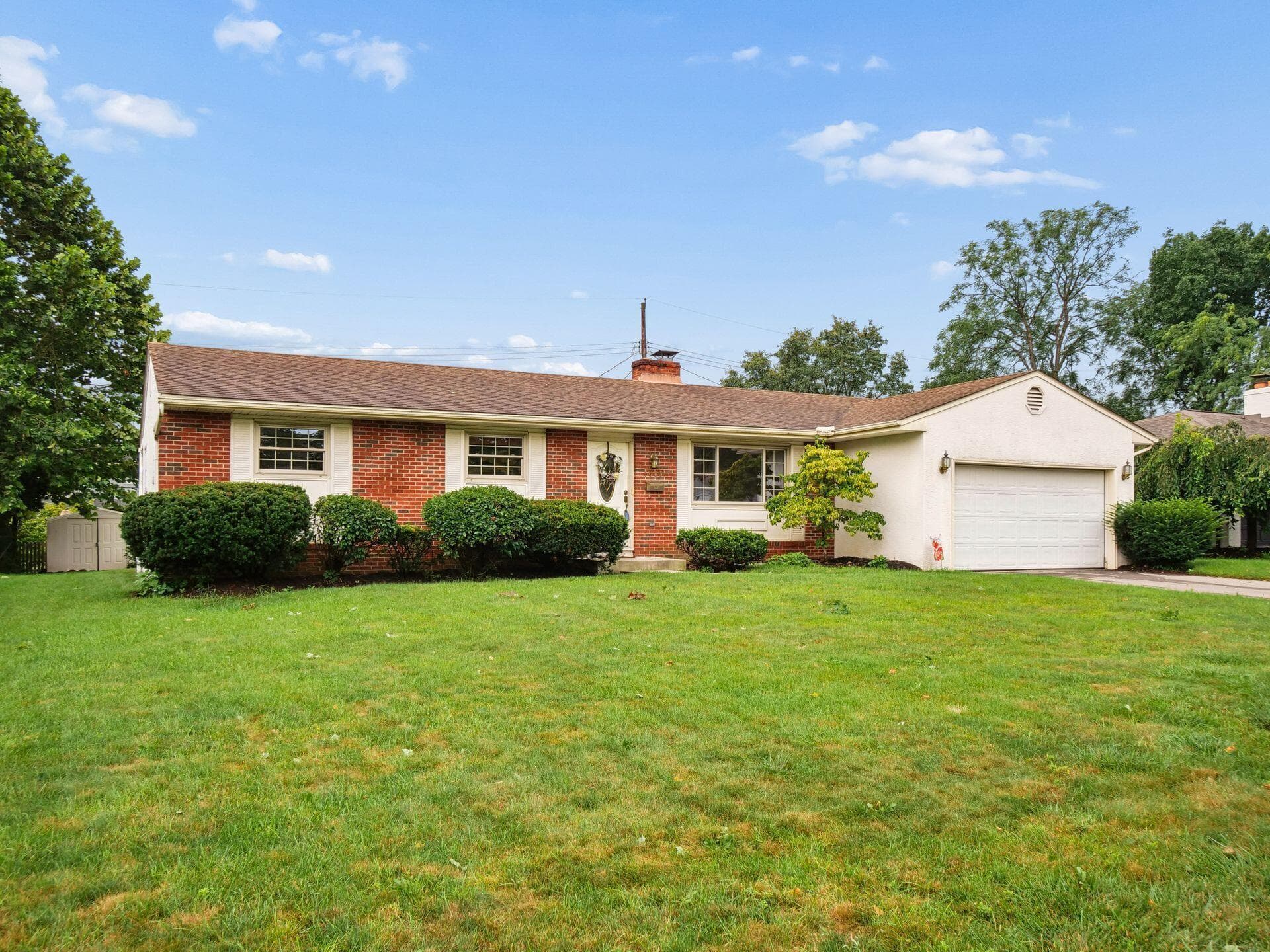 1069 Kennington Ave, Columbus, OH 43220
