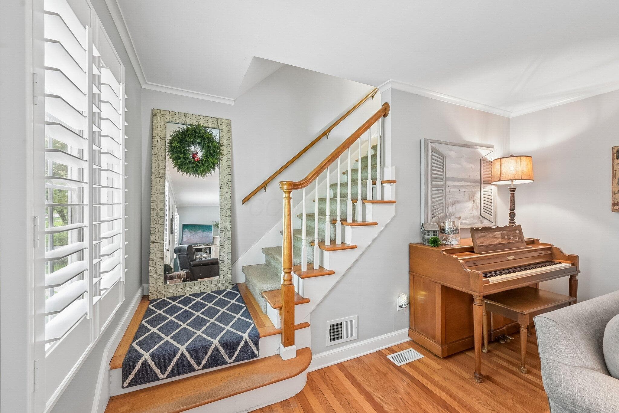 Plantation shutters