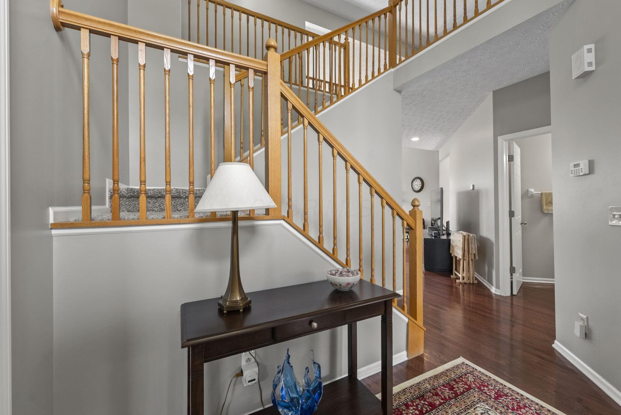 Front entry / stairs