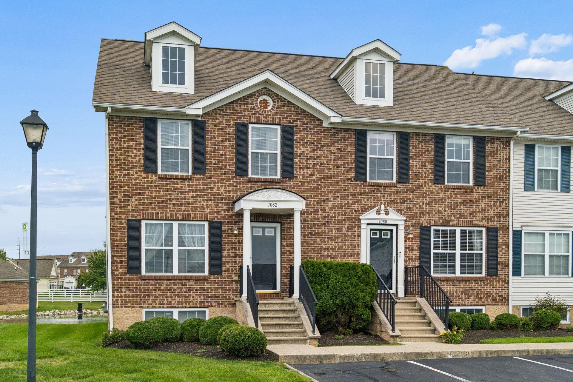 WELCOME HOME TO HARTFORD VILLAGE! 1080 Shady Lake Drive (2nd Unit from End Unit) Condominium livin' with convenient amenities!