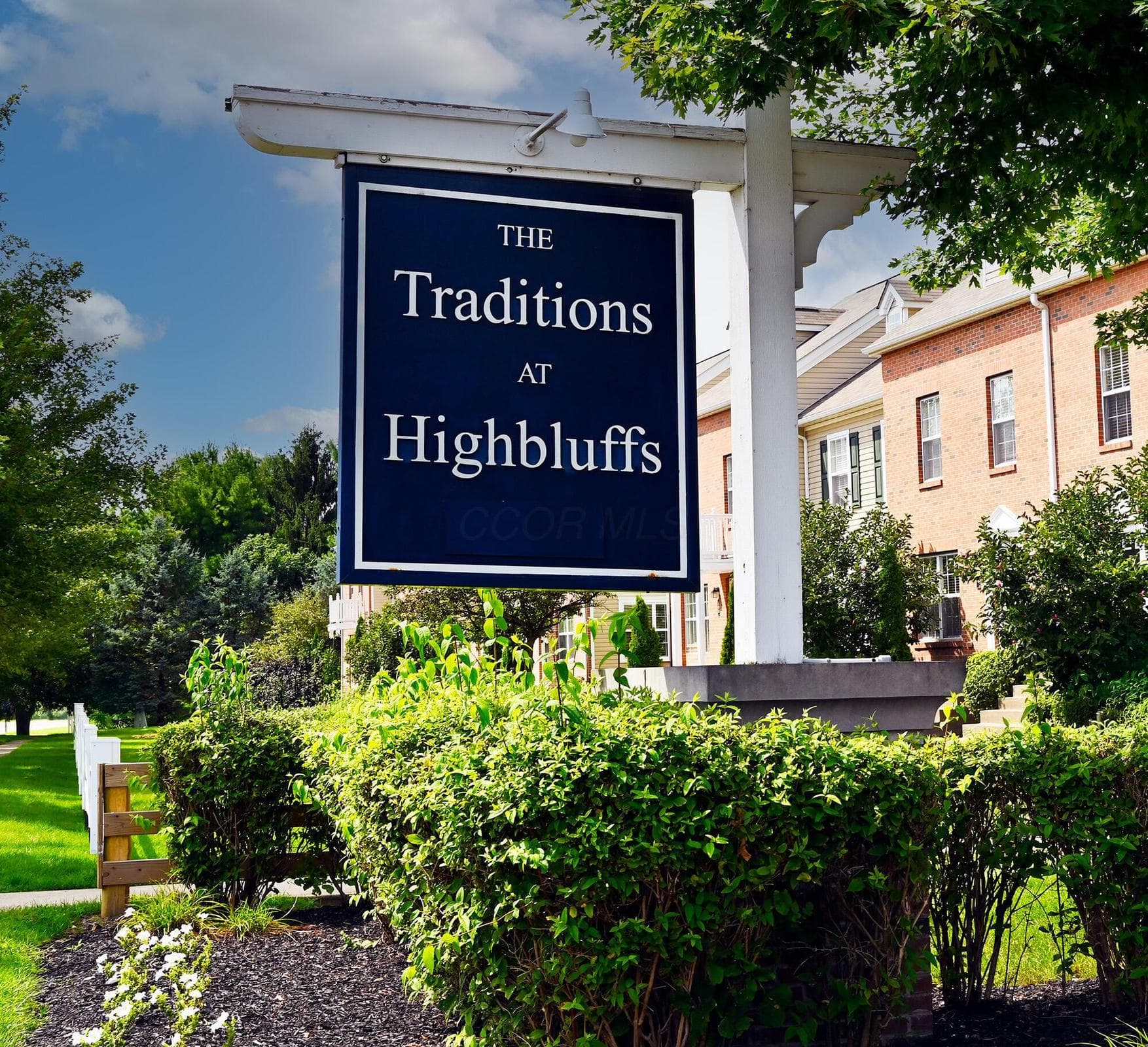 Entrance monument and beautifully maintained grounds of the highly desirable Traditions at Highbluffs community.