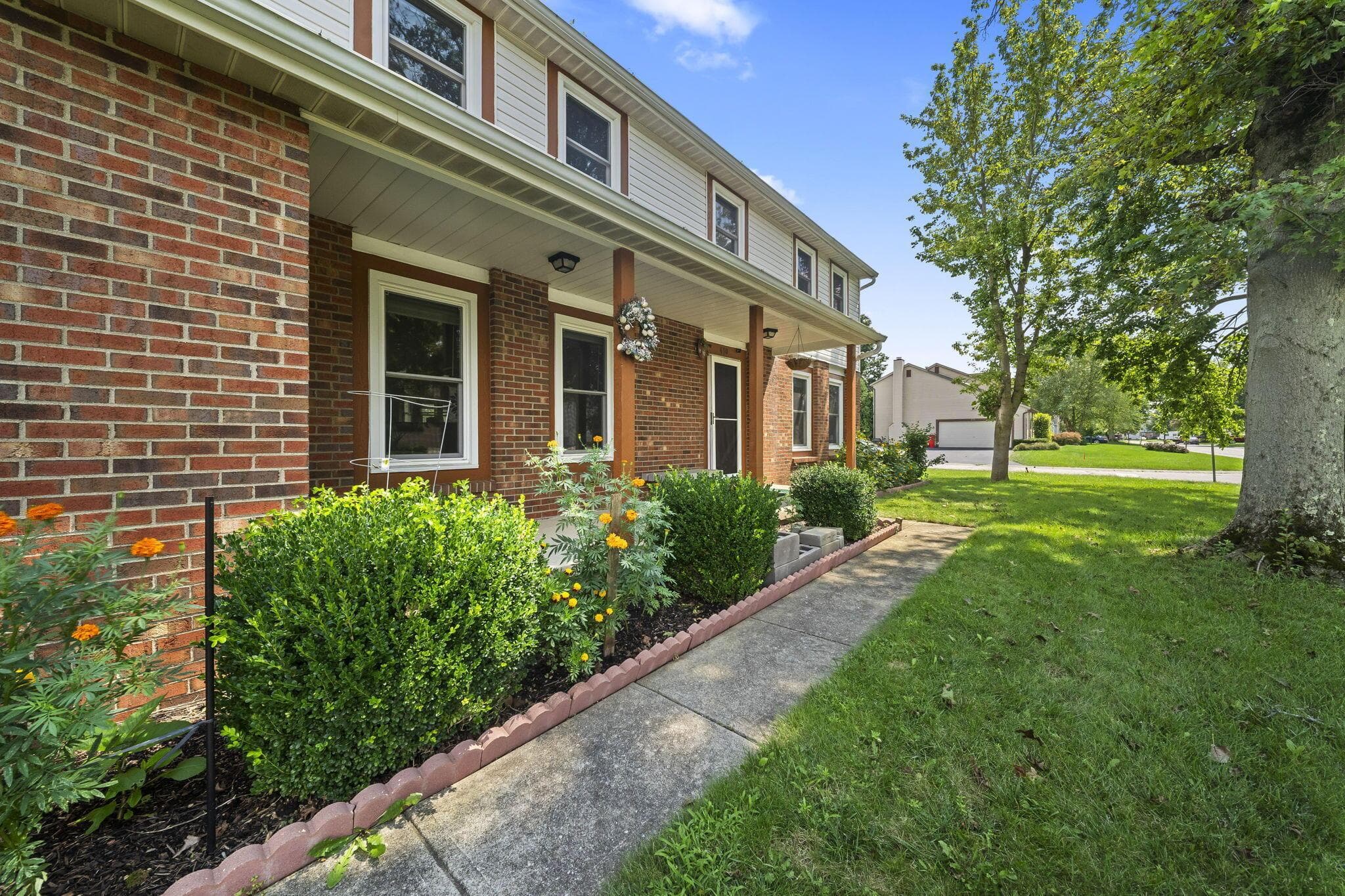 Front porch/garden