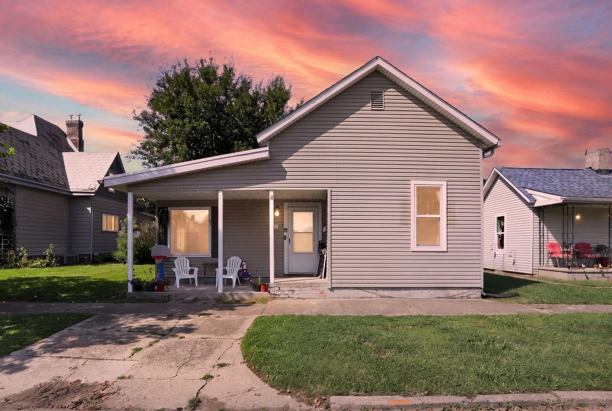 Welcome to 586 E. Main Street, Logan, OH!