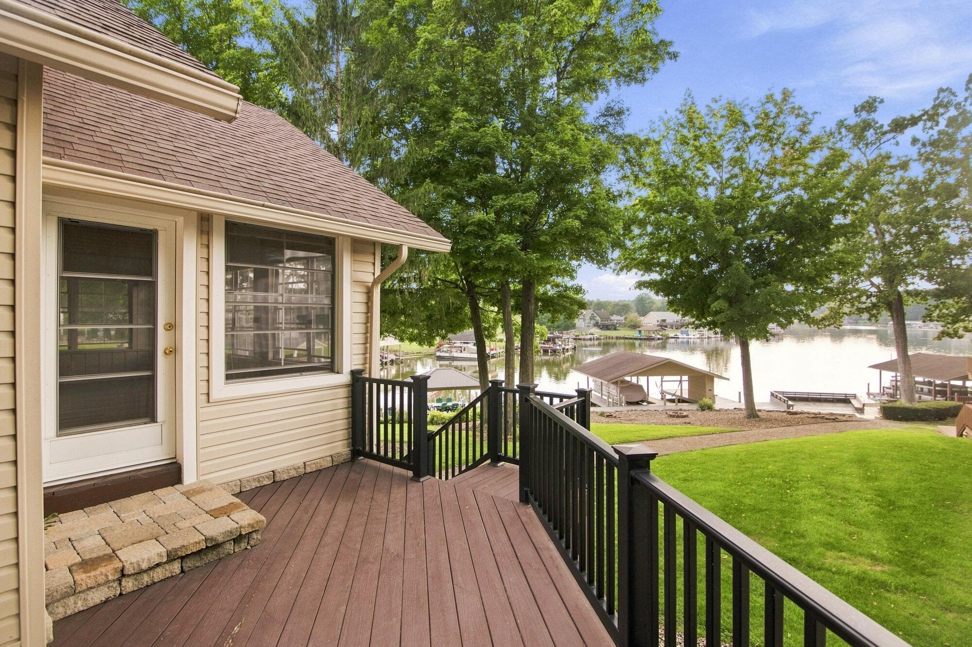Deck lakeview