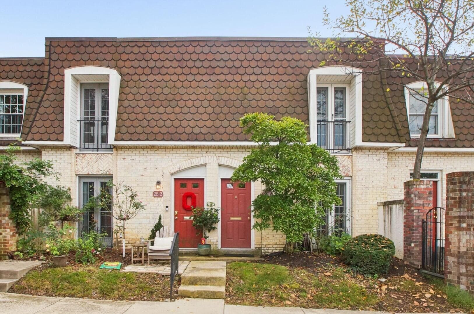 Welcome to 2815 Chateau Circle S