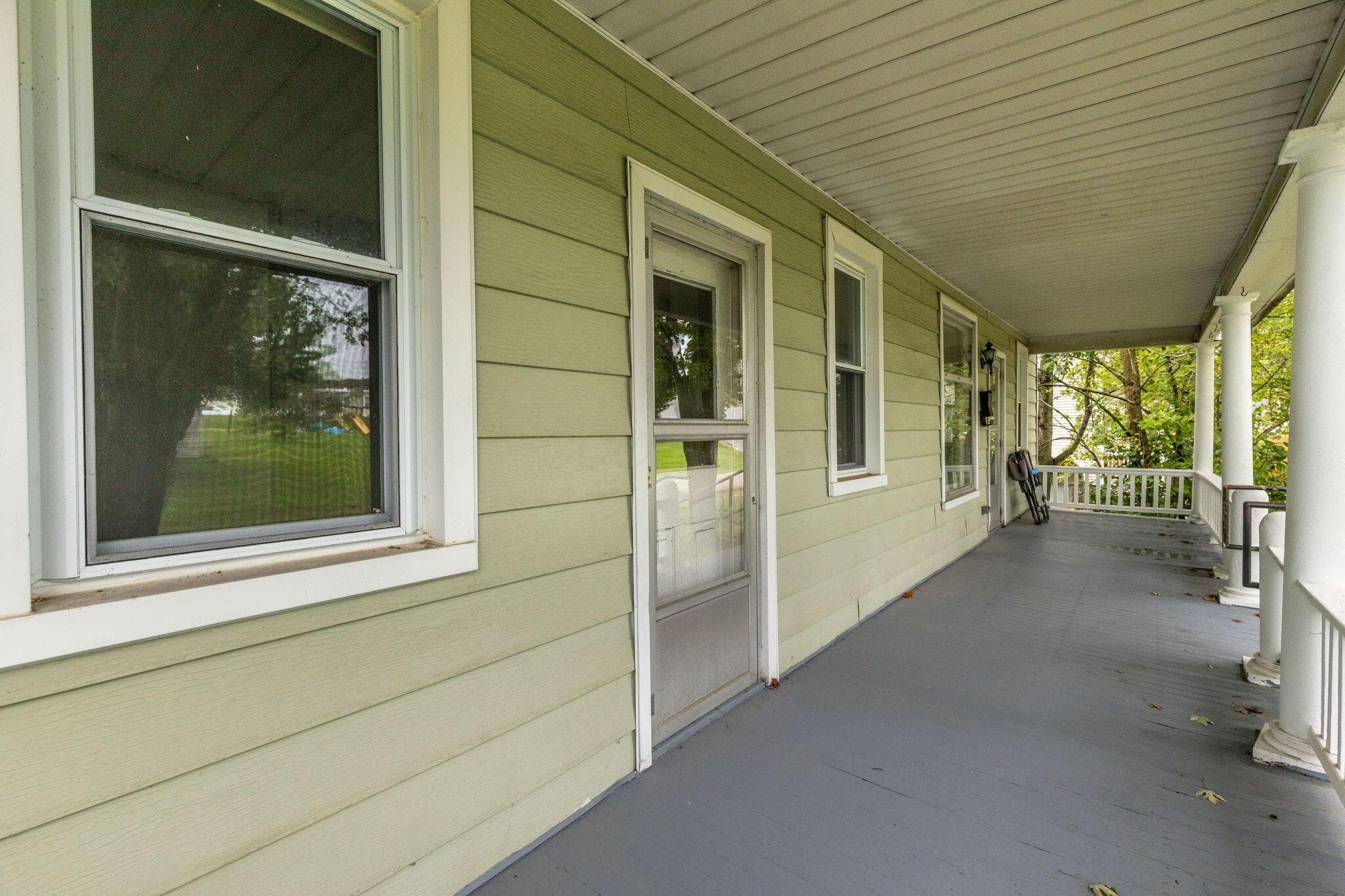 Front Porch - 213 S Walnut Street, Baltimore, OH 43105