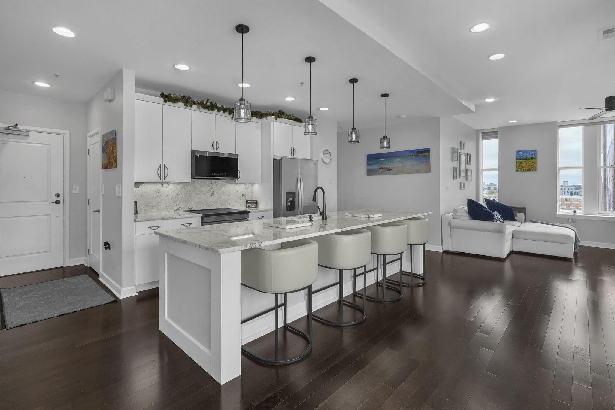 Spacious island perfect for entertainment and open concept.