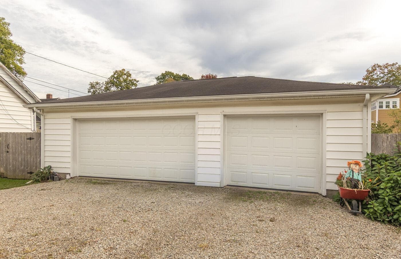 Rear Garage