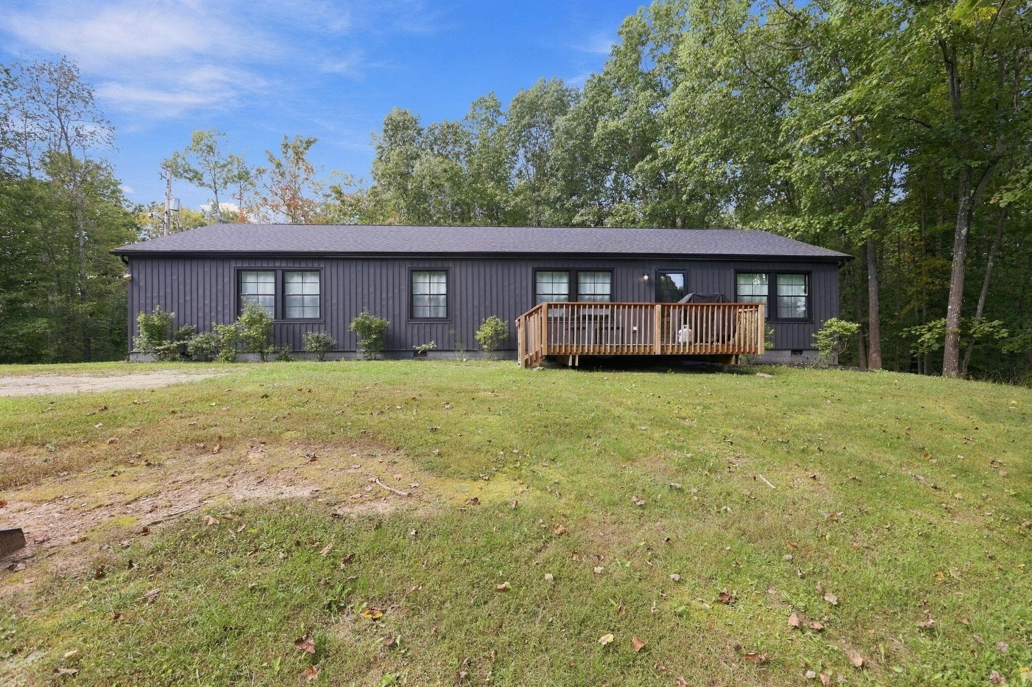 Welcome to 34008 W Buckingham Road, Logan, OH!