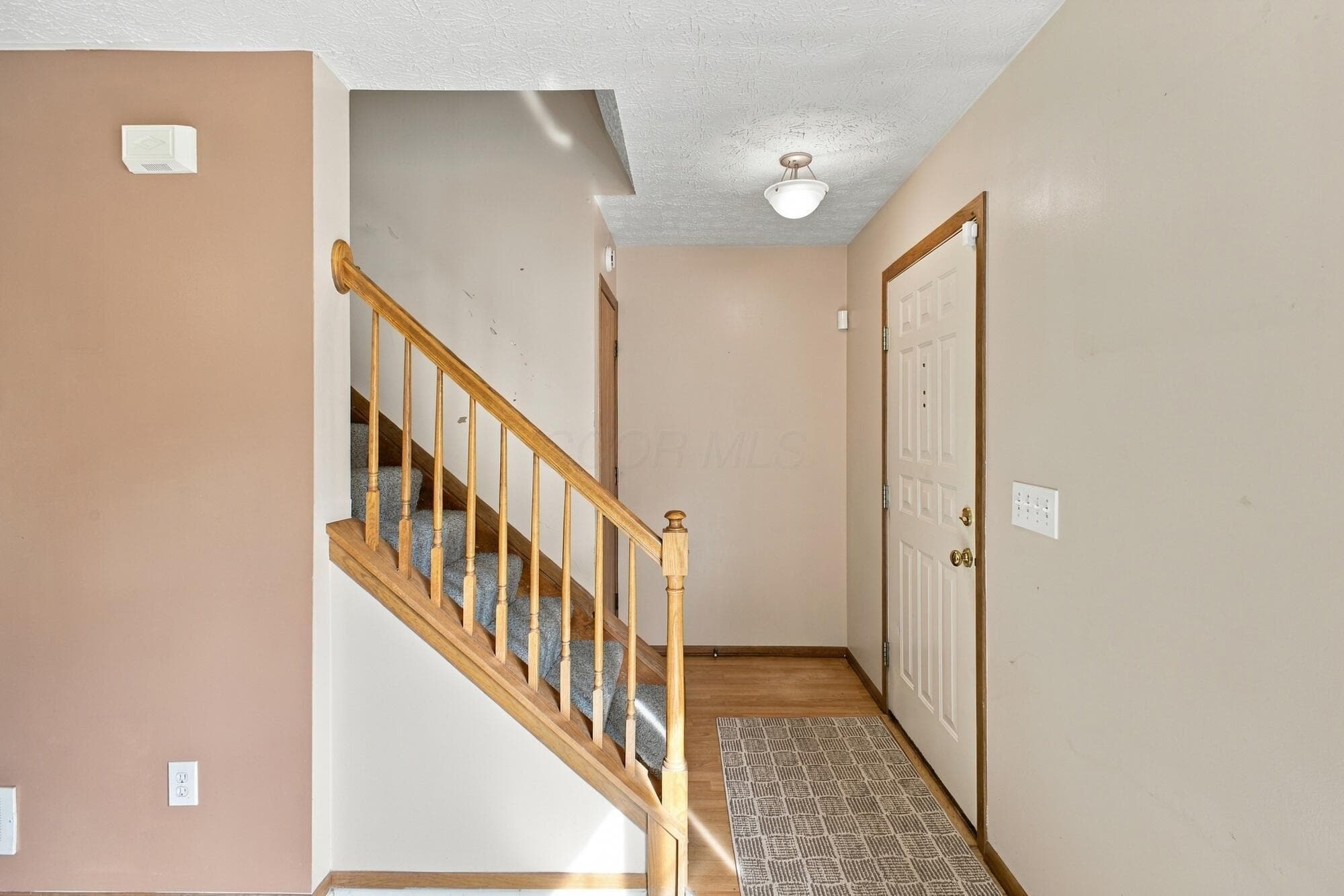 New carpet, updated flooring