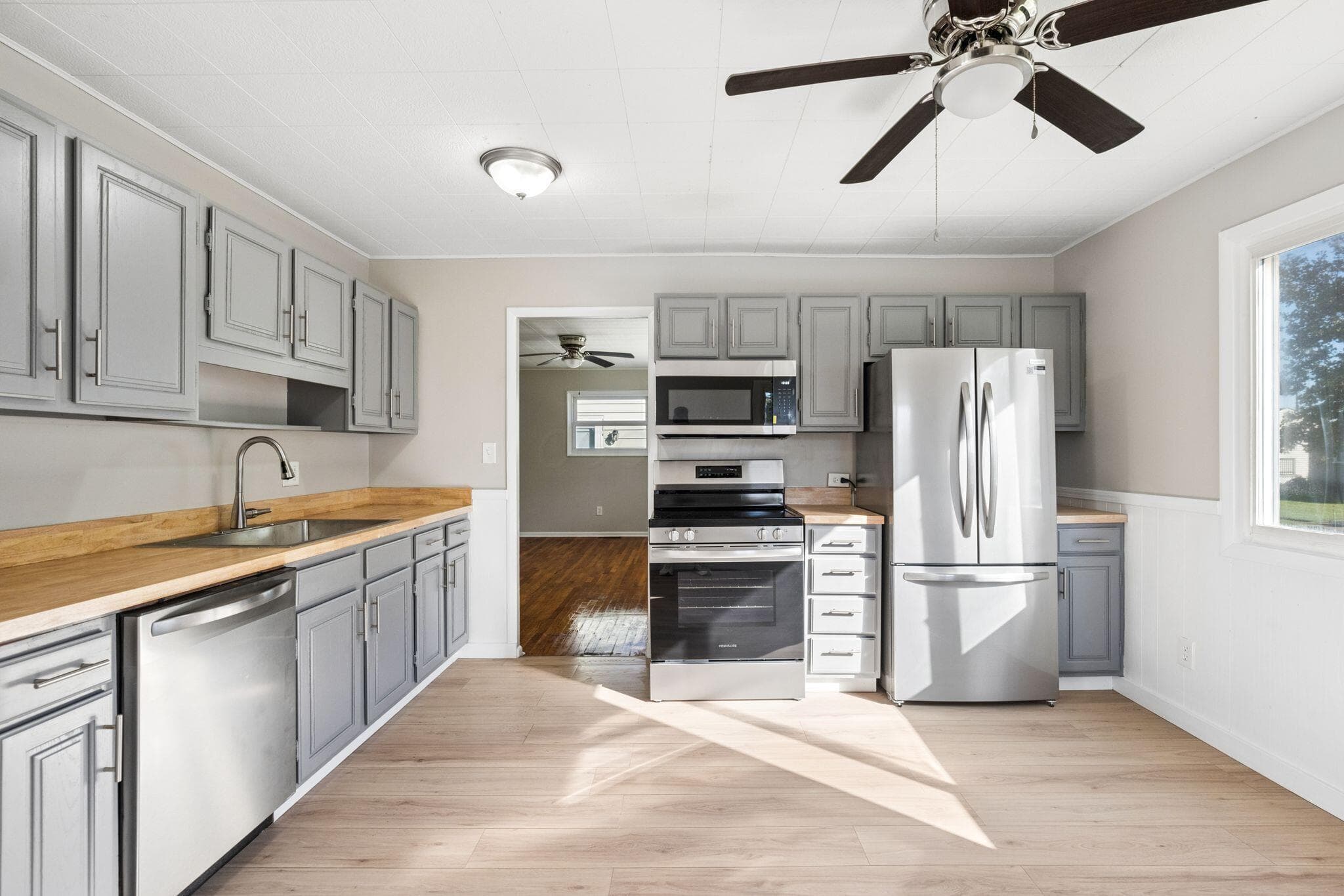 Kitchen / Eat Space