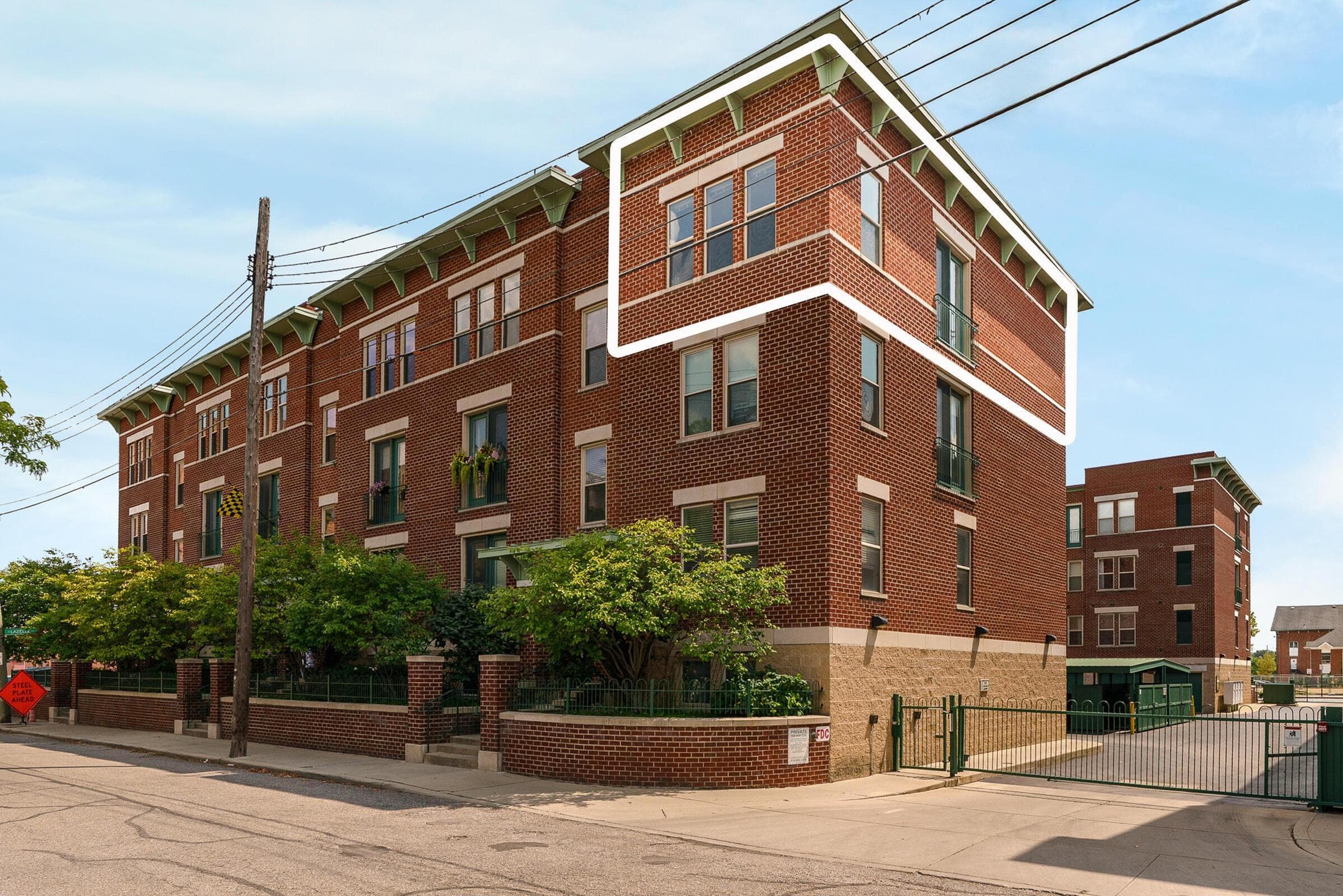 Top floor corner unit on the quieter E Noble St. No one above you and you have an attached 1 car garage with interior access.