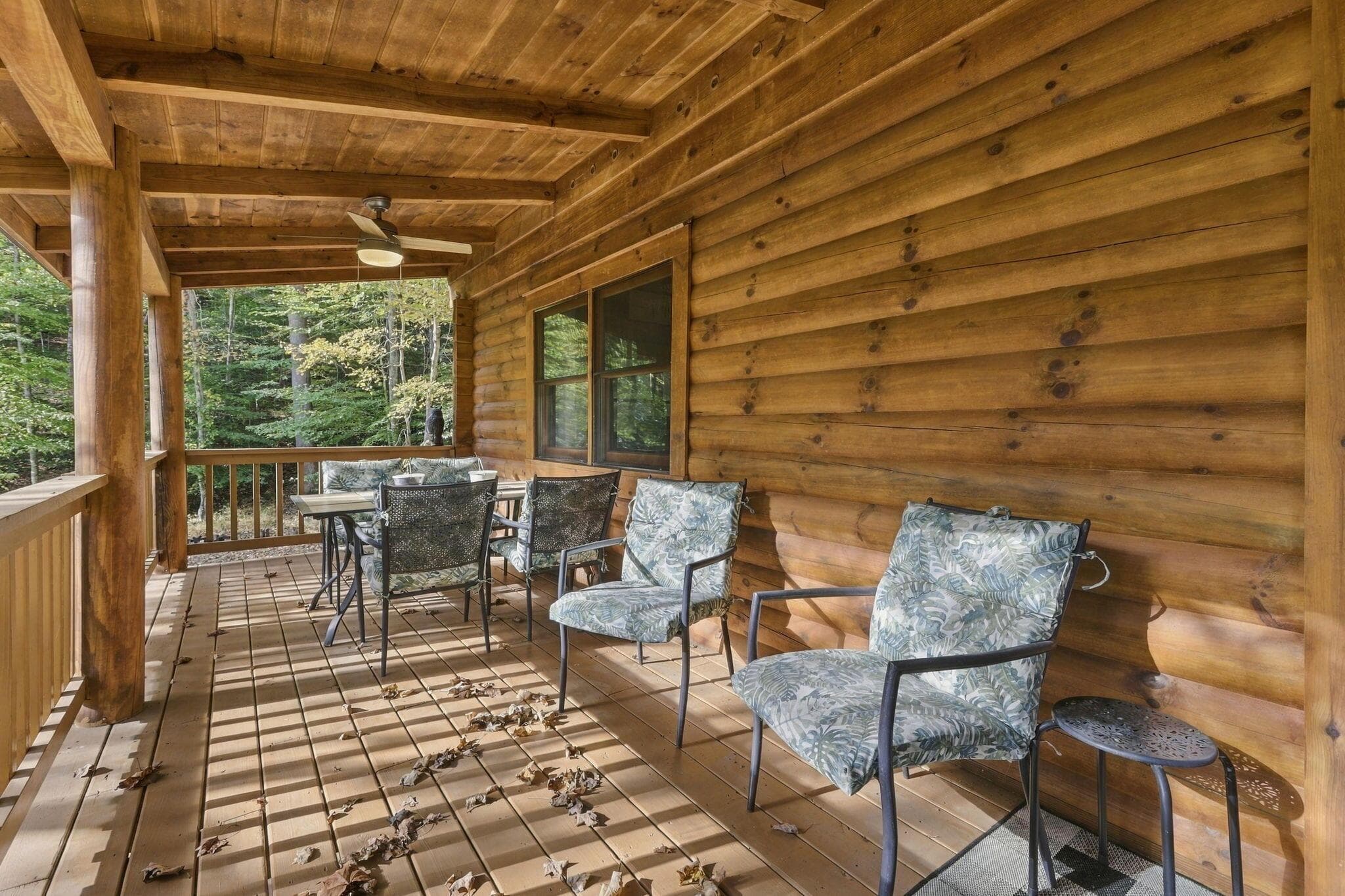 Upper Level Balcony Deck w/Fan