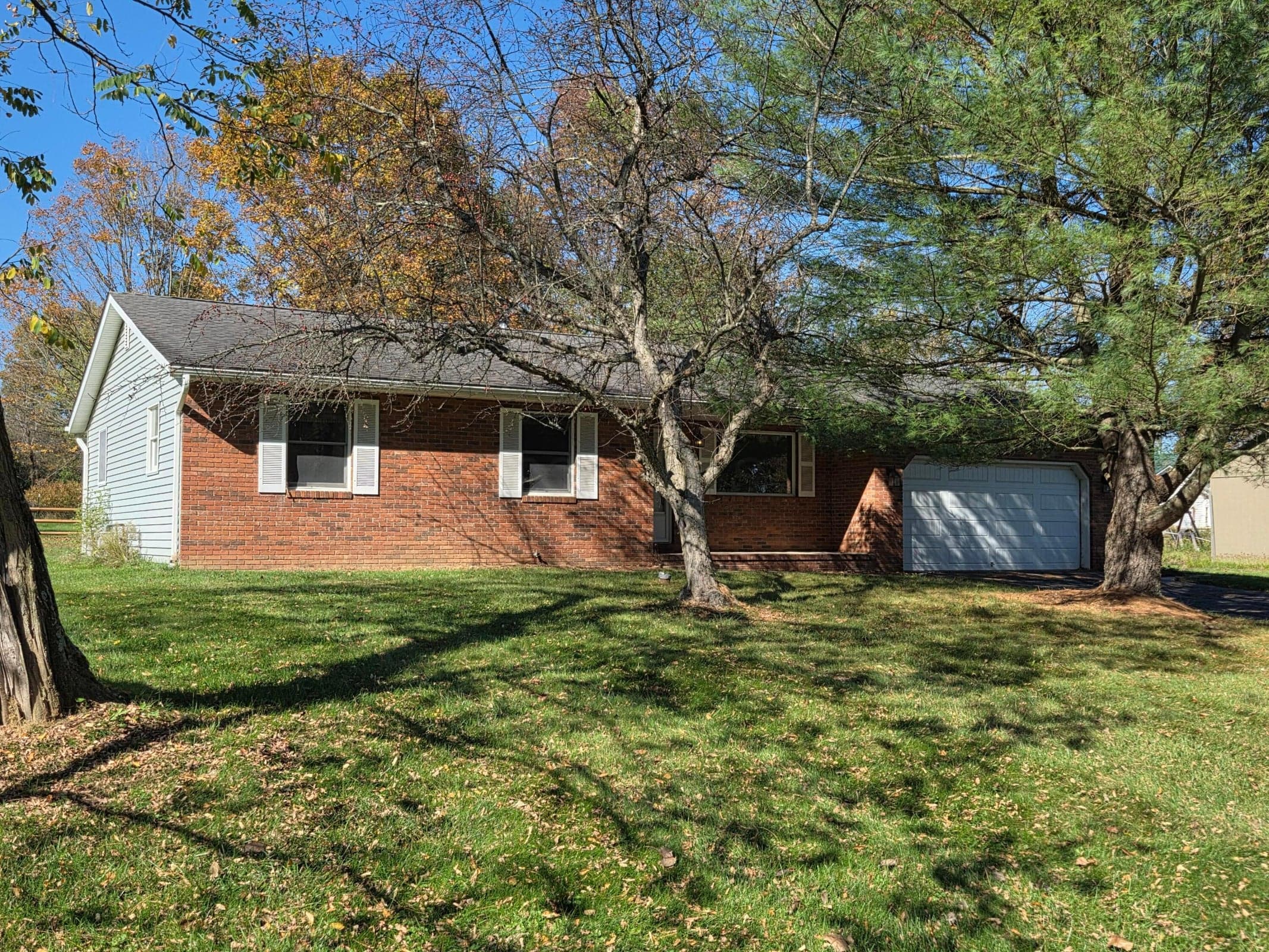 Welcome home to 58 Knoll Dr.