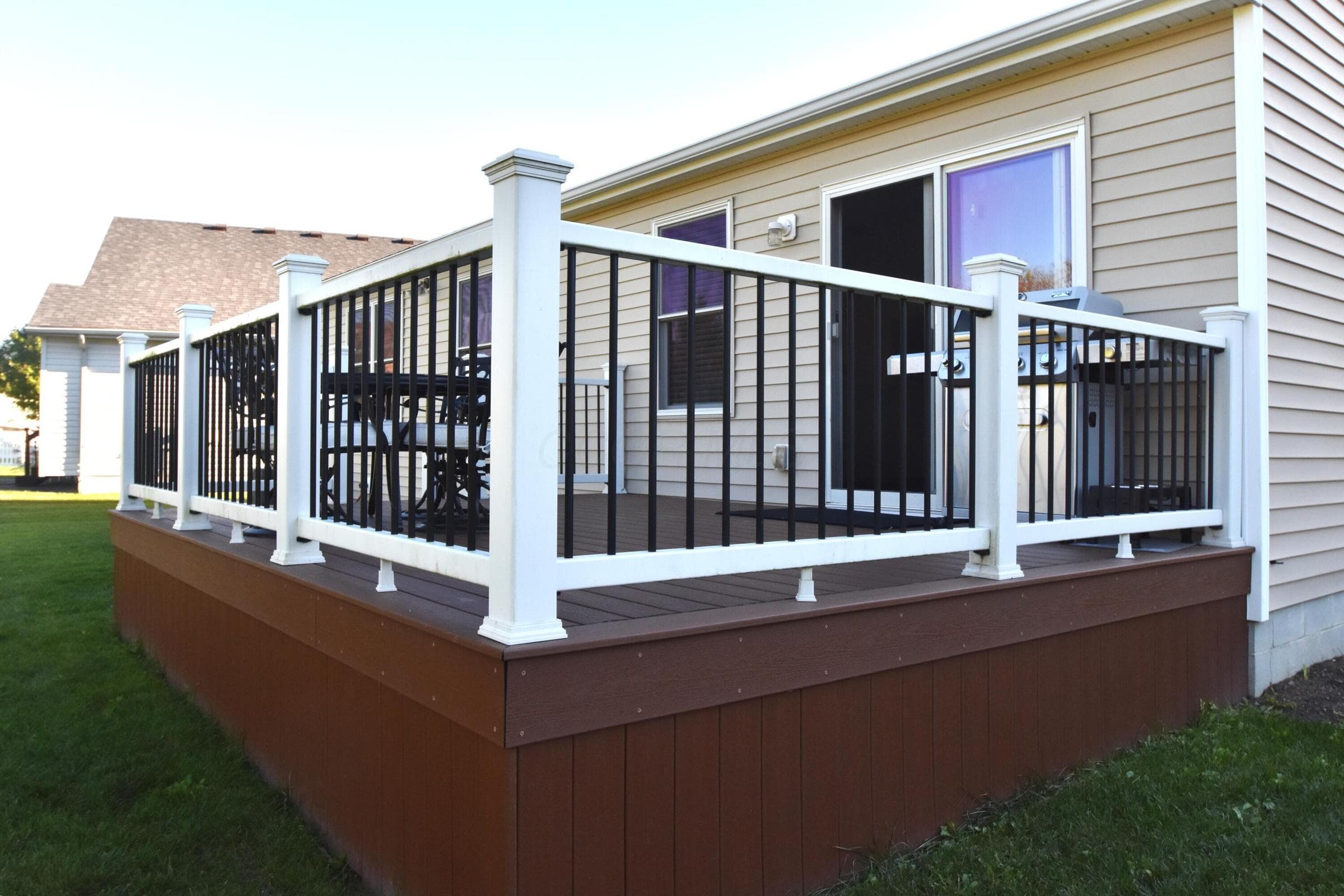 Oversized rear deck.