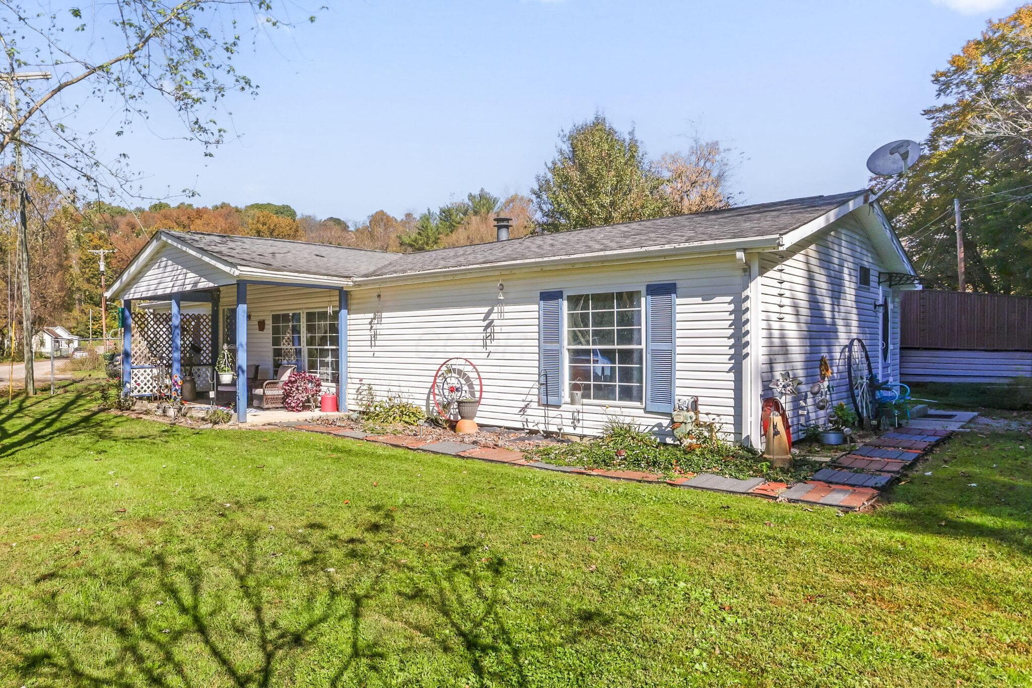 Welcome to 16595 1st Street, Logan, OH!