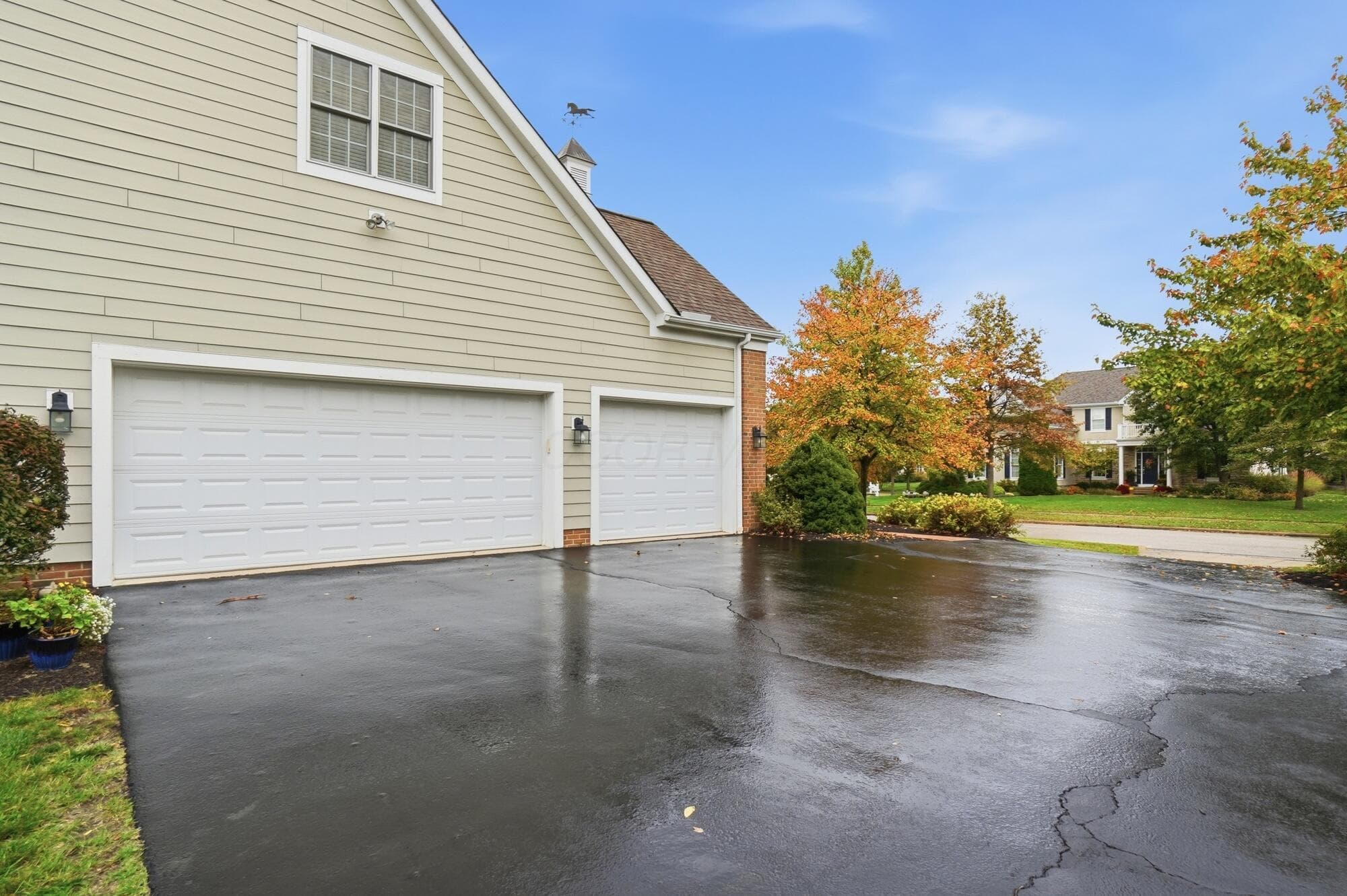 3 car side load makes for great curb appeal!