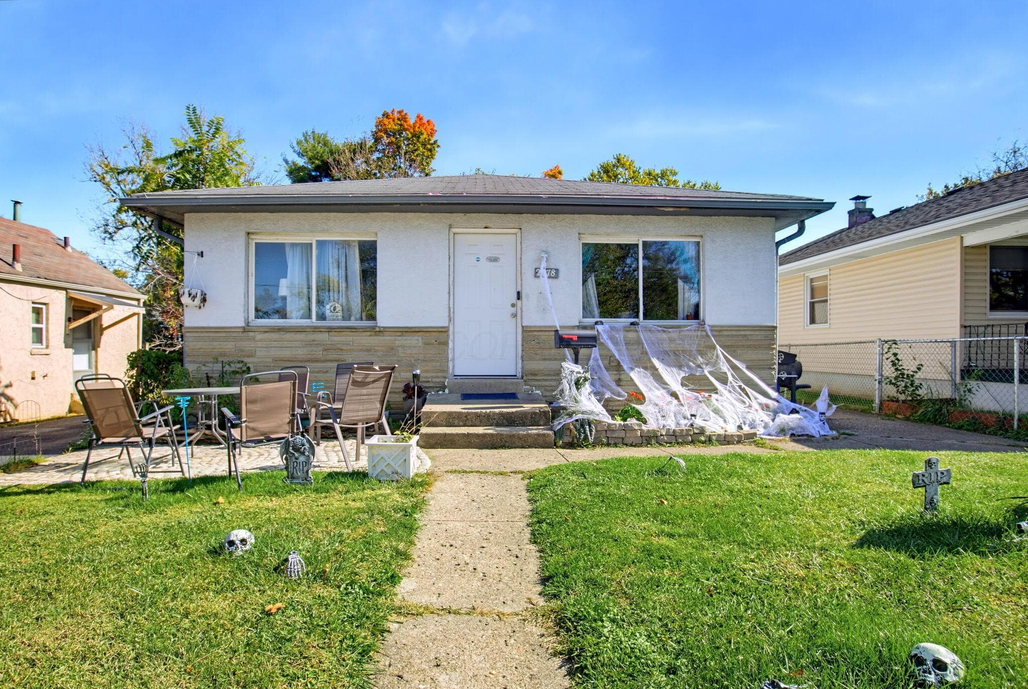 2876-2878 McGuffey Rd