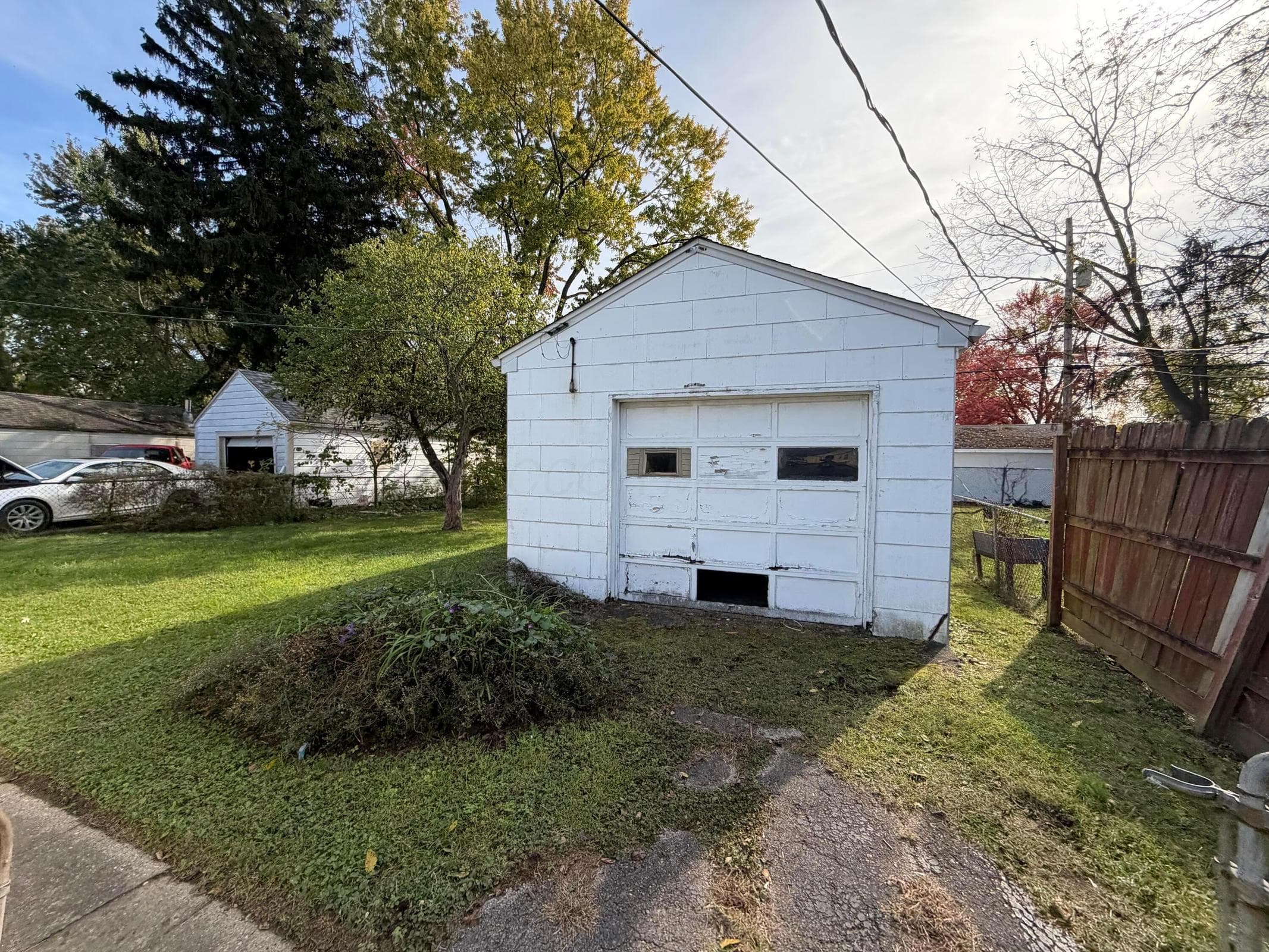 Detached Garage