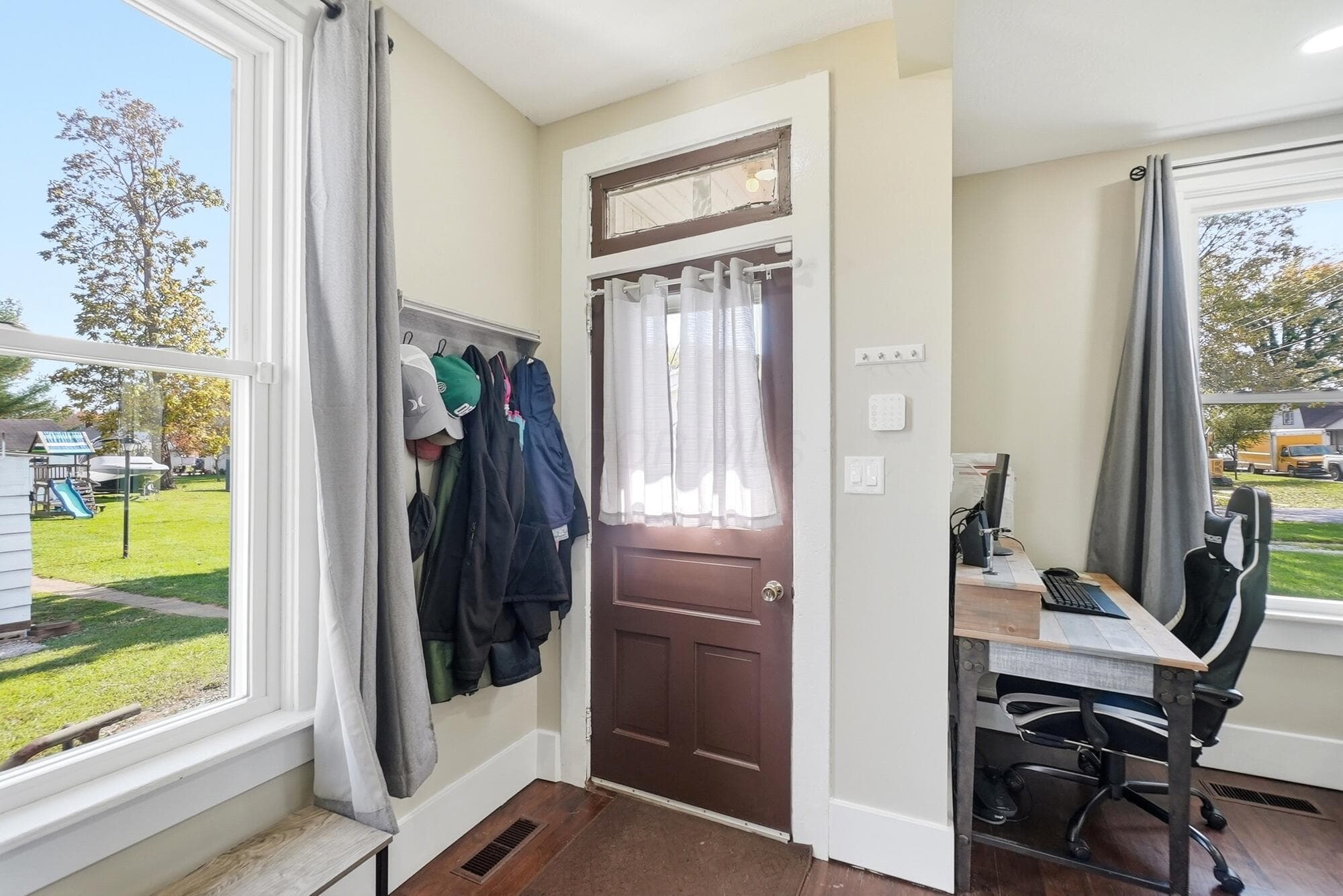 Front Door Entry - 814 N Main Street, Baltimore, OH 43105