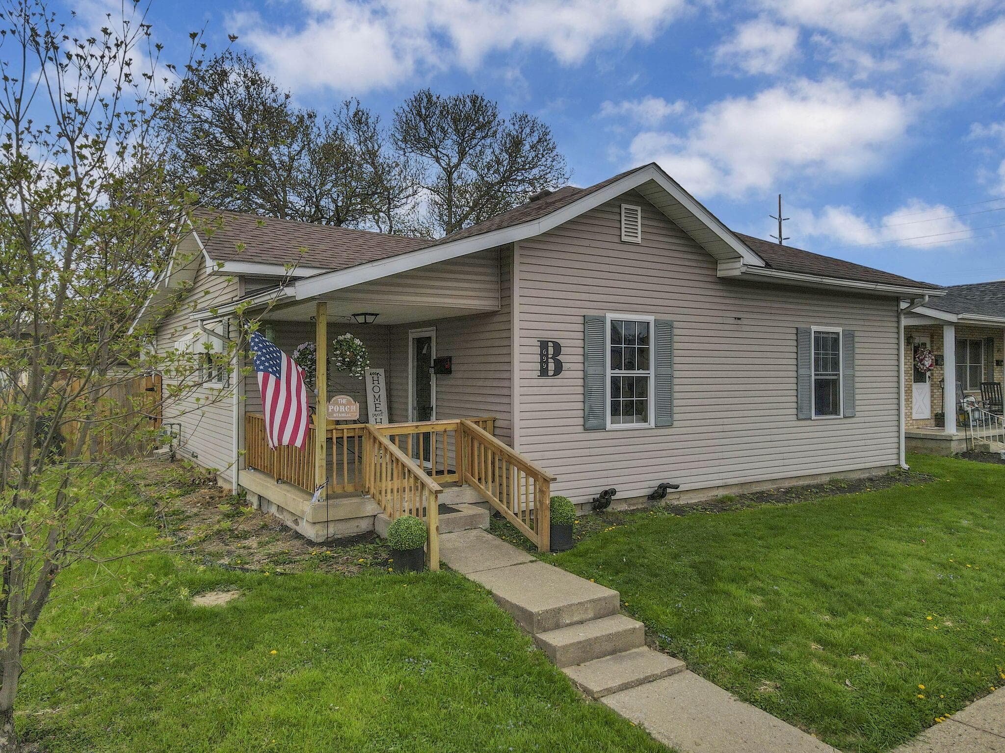 Welcome to 699 E Second Street, Logan, OH!