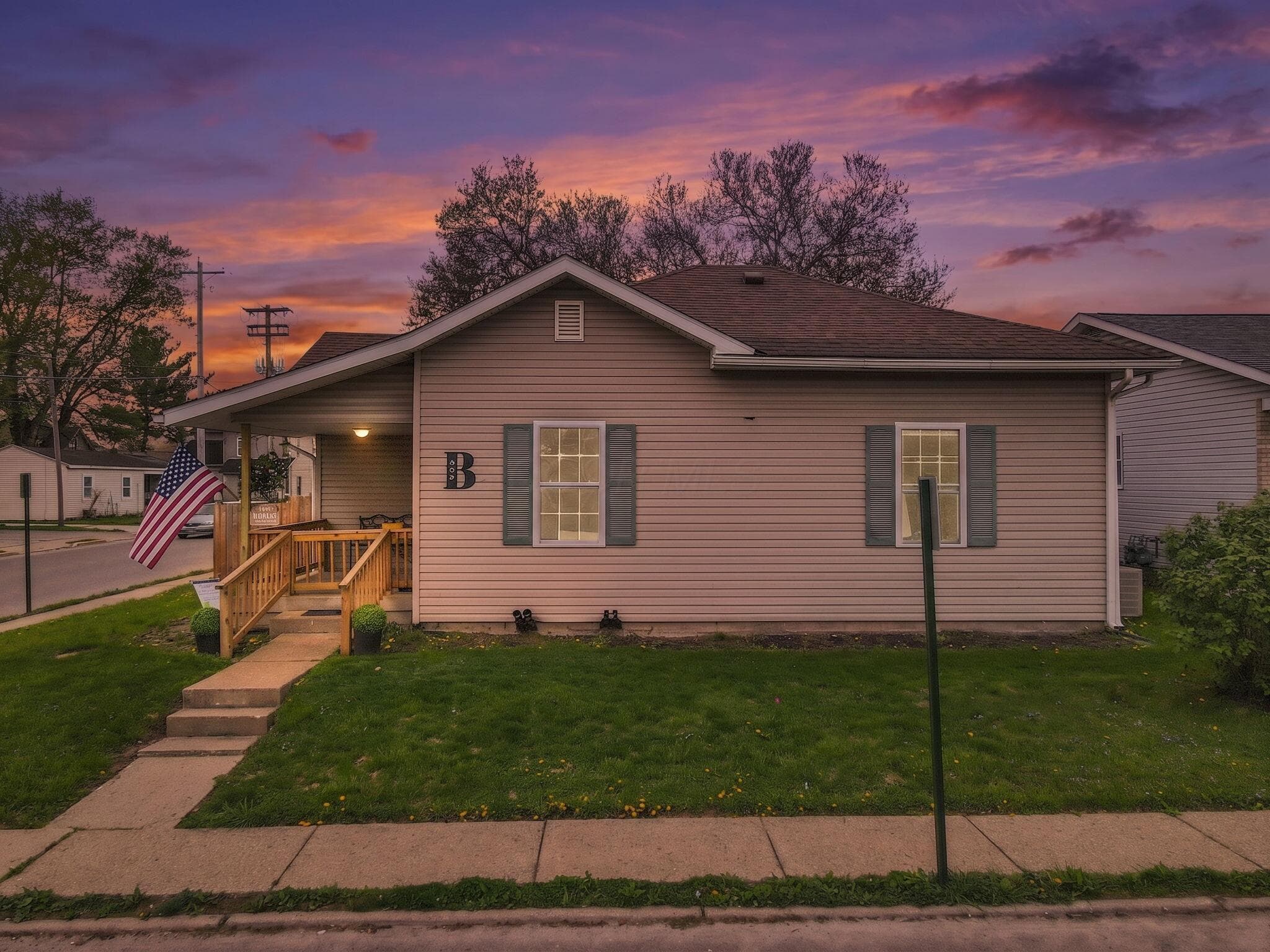 Welcome to 699 E Second Street, Logan, OH!