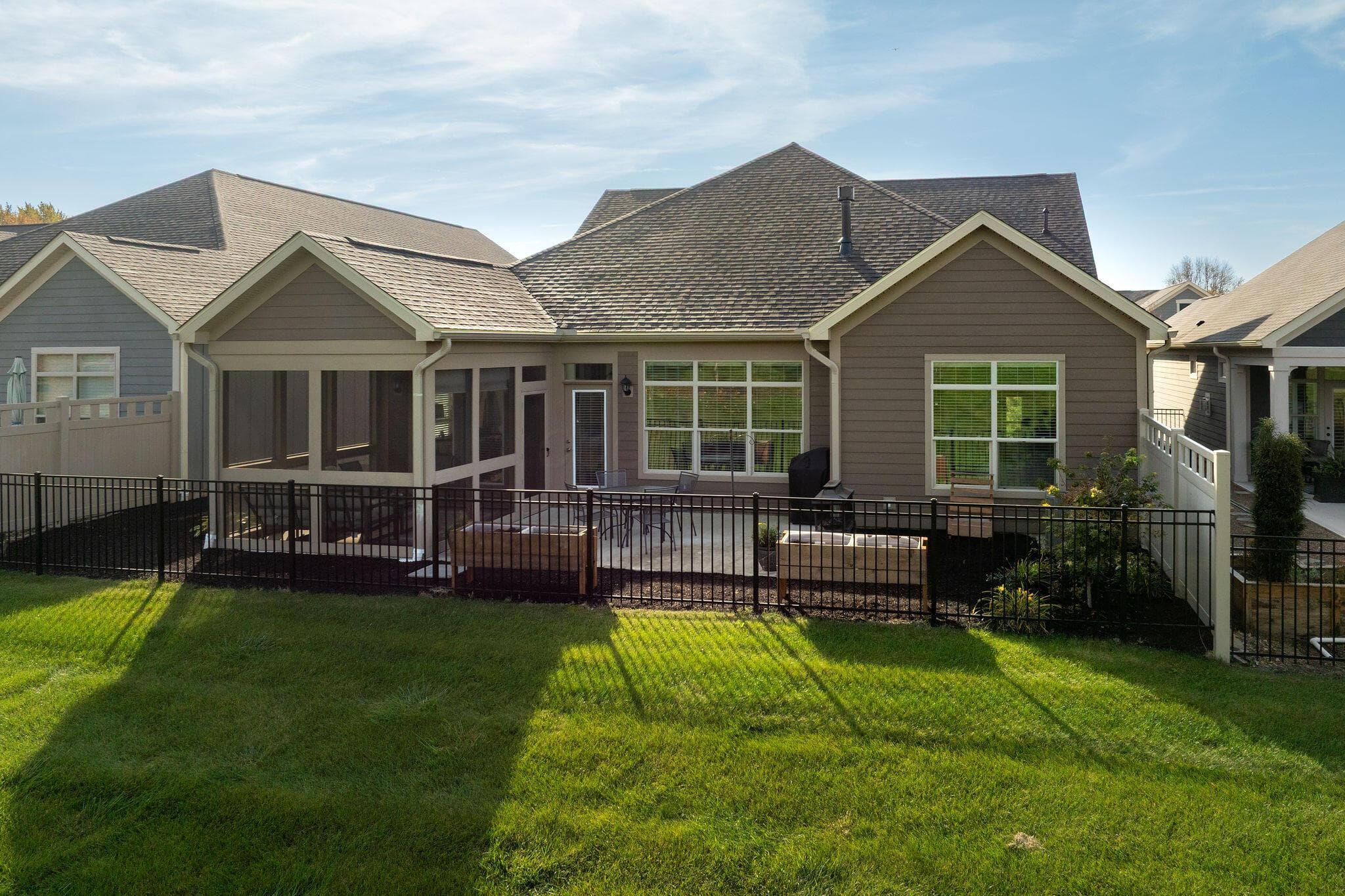 Lawn Care & Snow Removal Included in HOA fee