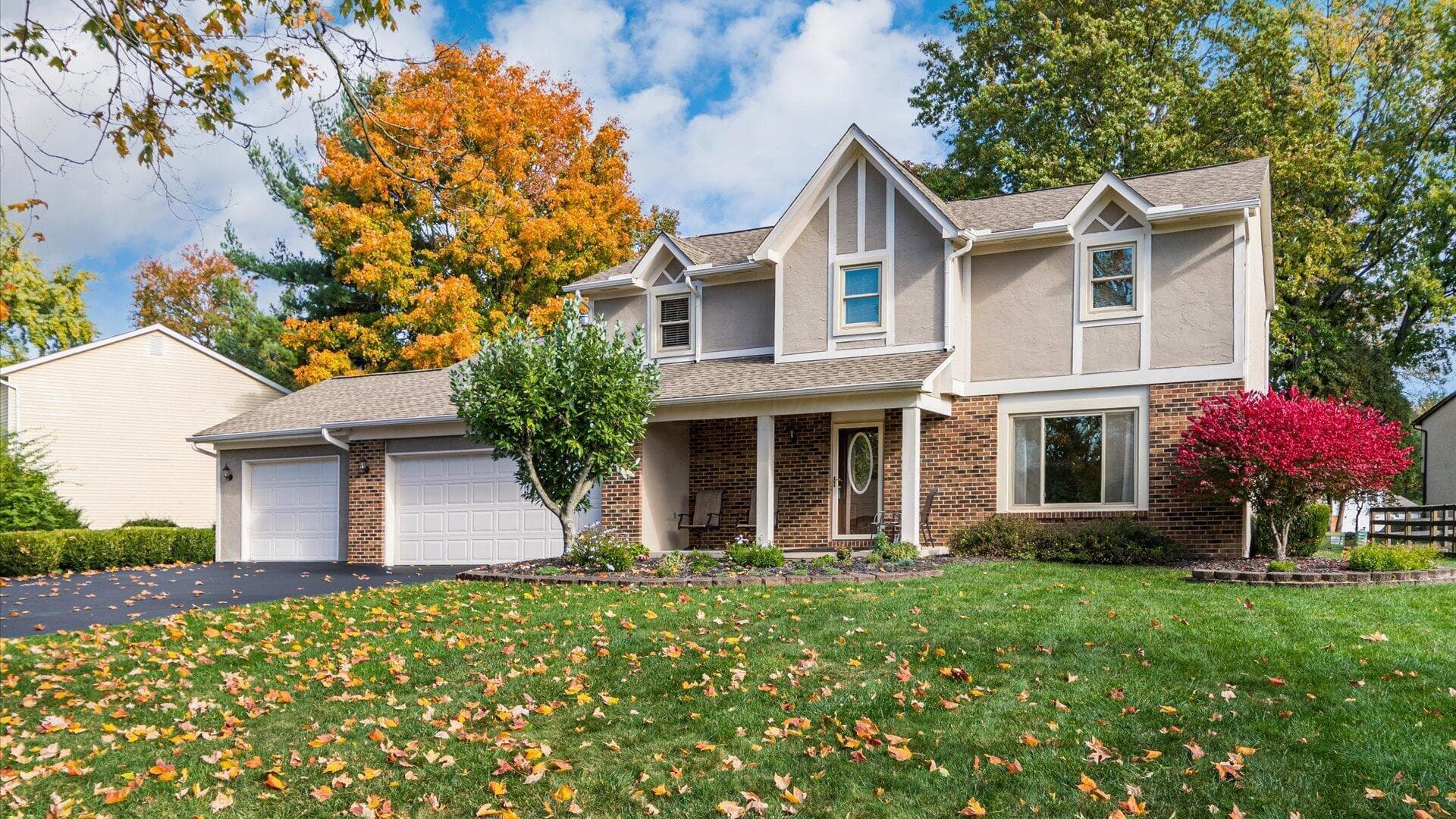 Two Level 4 bedroom Home on spacious lot ! Newer windows, Covered Front Porch