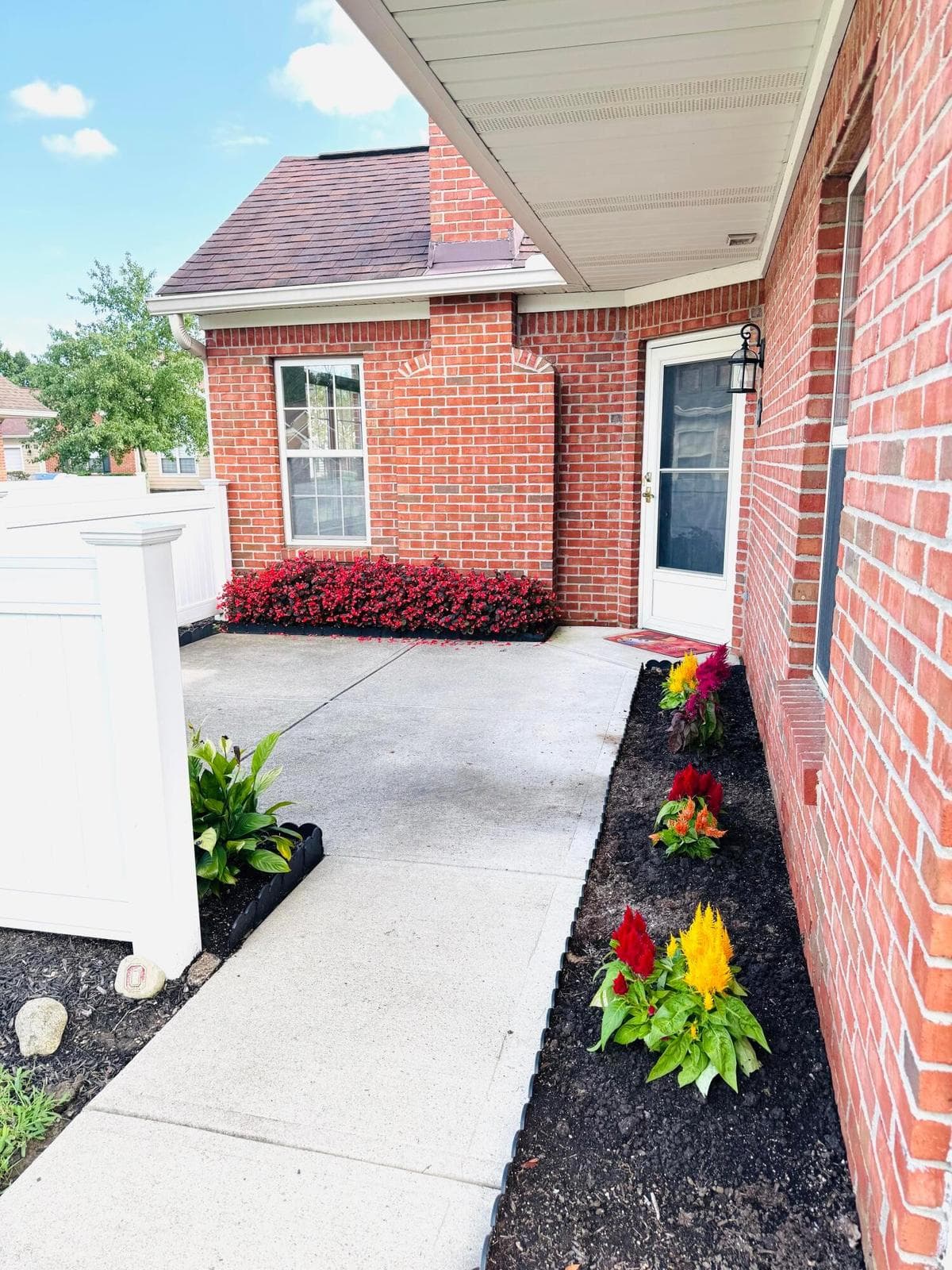 4666 Winham Park Entry