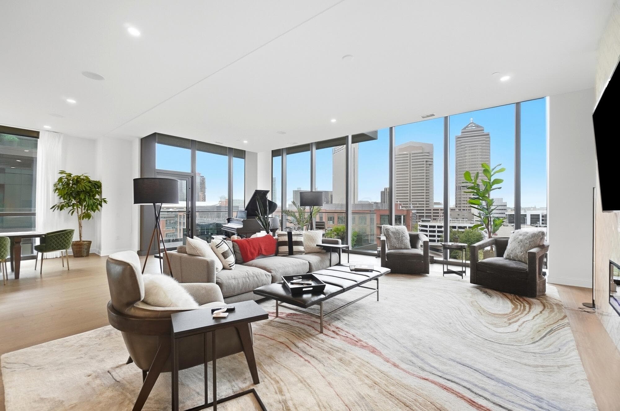 Welcome to Parks Edge, Columbus's premier Arena District condominium!